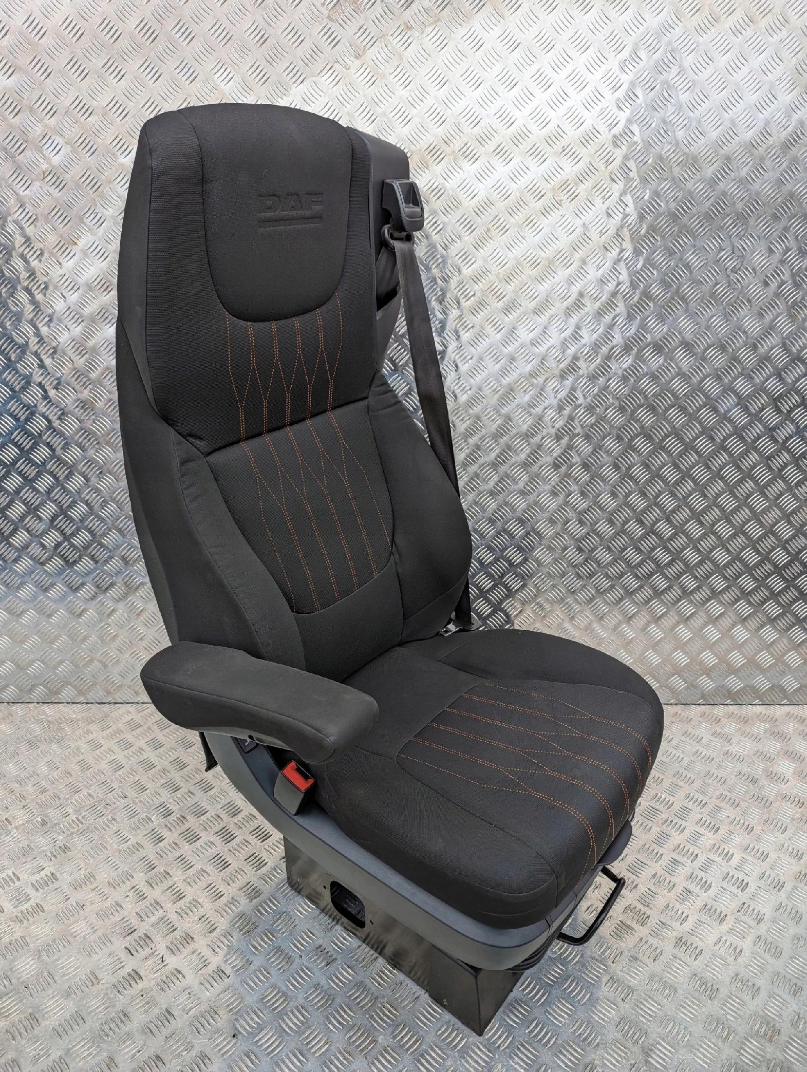 FOTEL KIEROWCY DAF XF 106 LIFT - obrazek 3