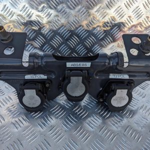 WSPORNIK GNIAZDA PRZEWODÓW SCANIA NTG