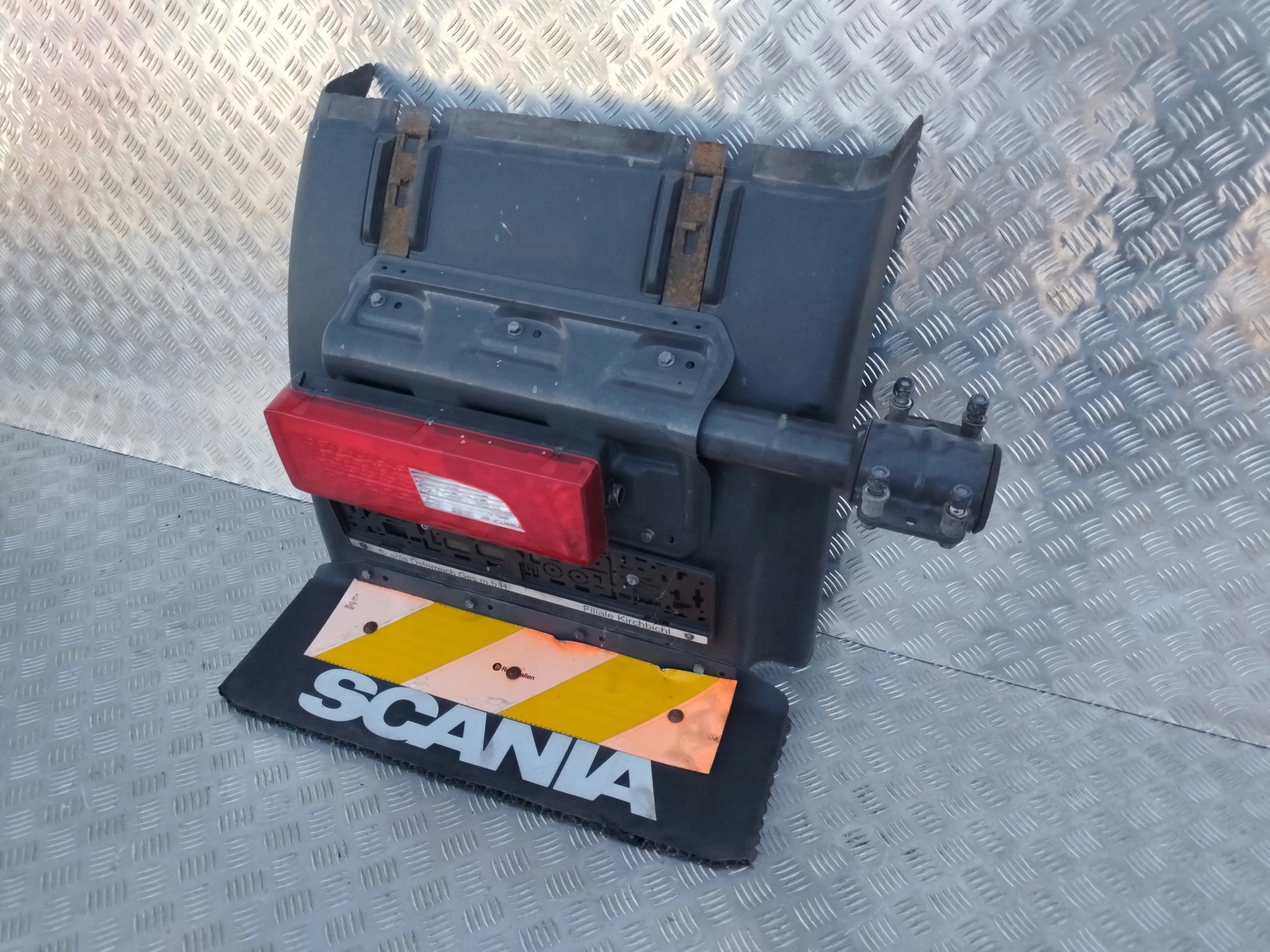 GITARA BŁOTNIKA TYŁ LEWY SCANIA NTG STREAMLINE - obrazek 2