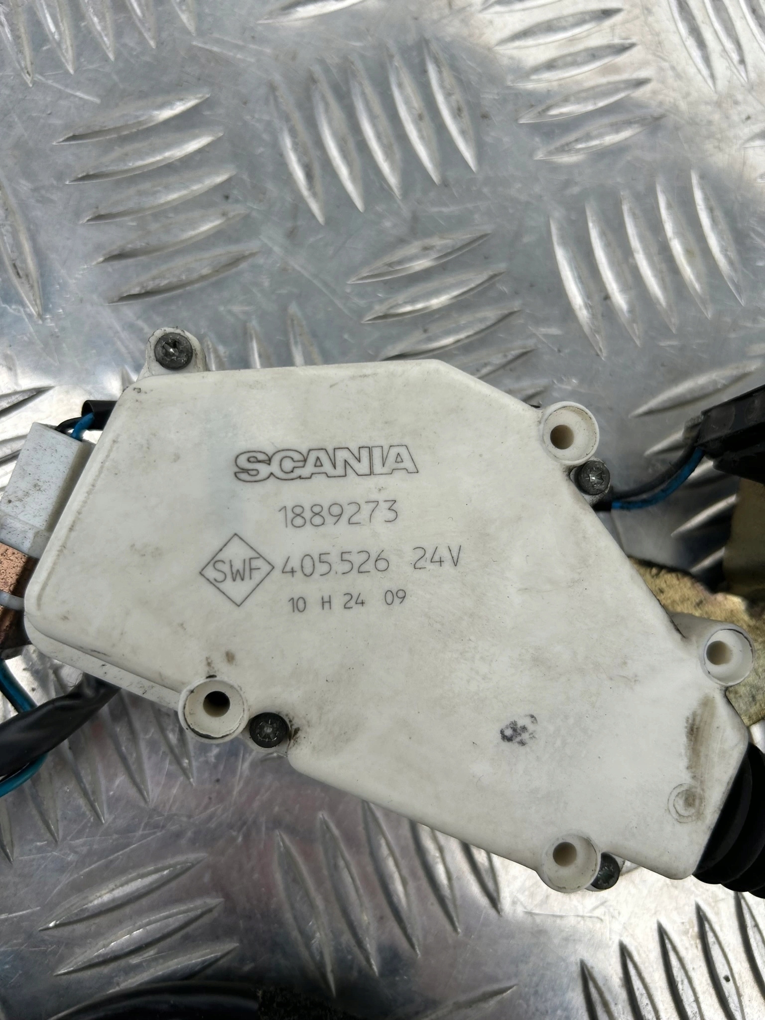 ZAMEK DRZWI Z CENTRALKĄ SCANIA R - obrazek 4