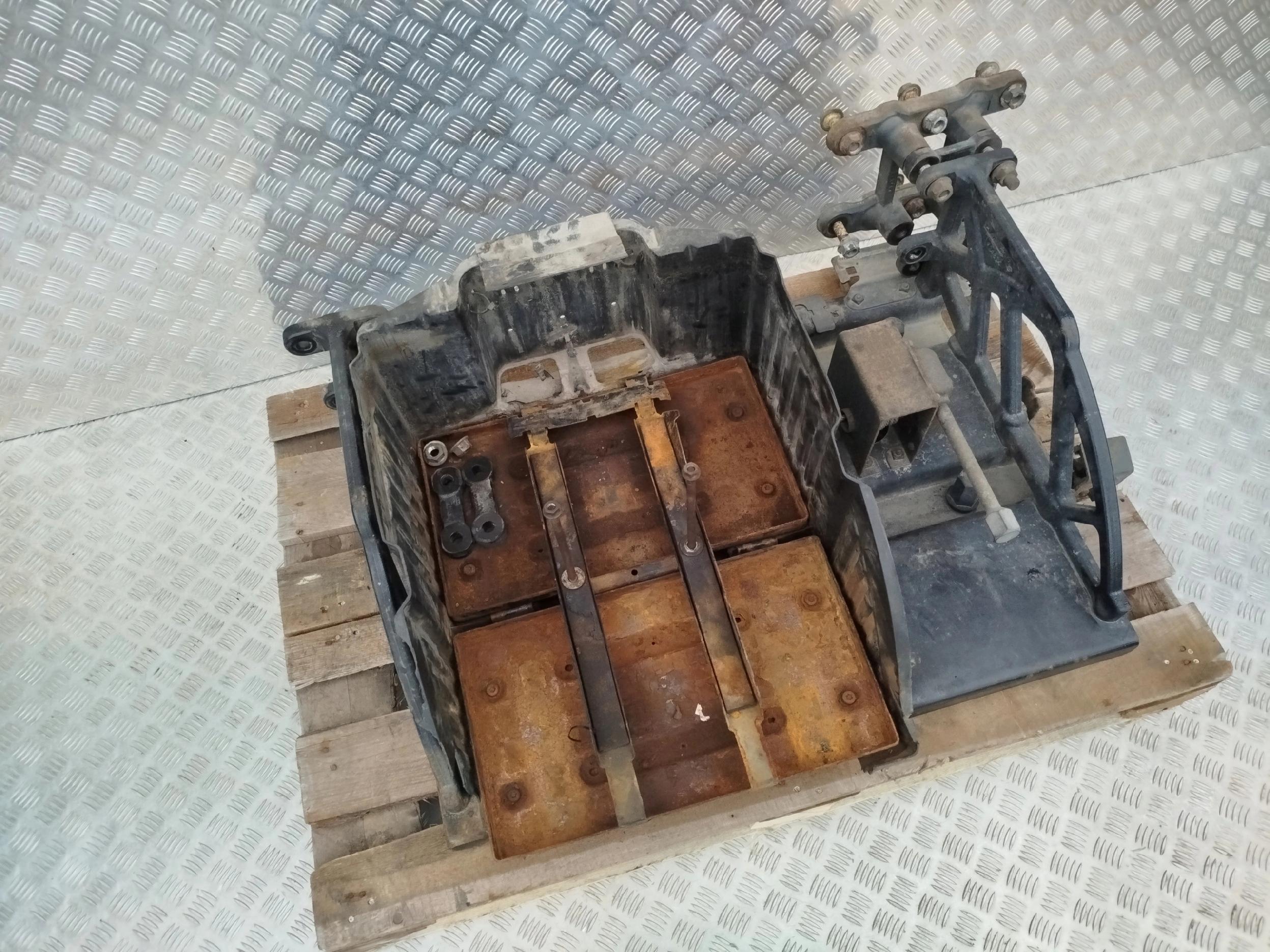 SKRZYNKA AKUMULATORA DAF XF 106 - obrazek 3