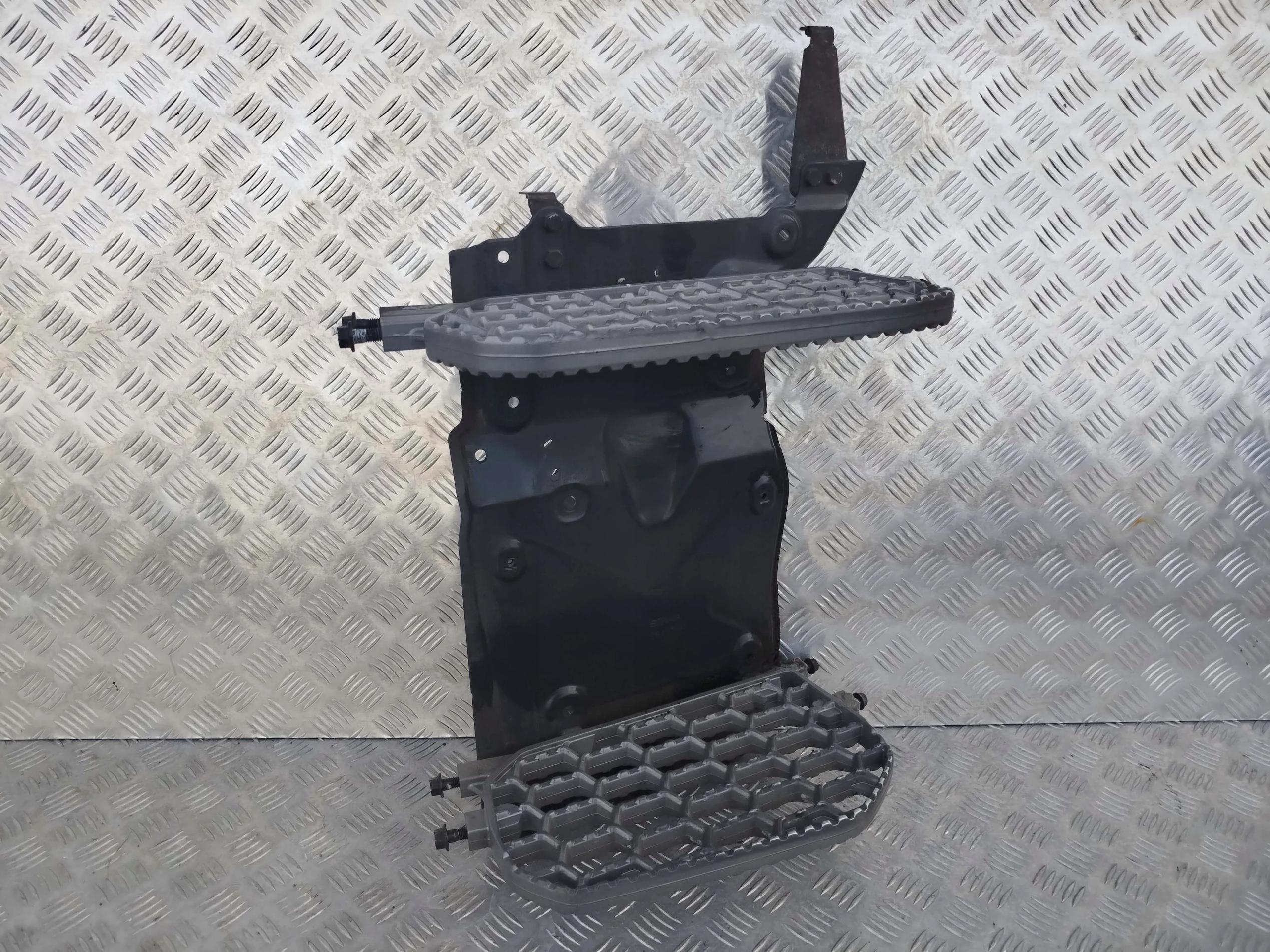 STOPIEŃ STOPNICA LEWA SCANIA R NTG LIFT - obrazek 2