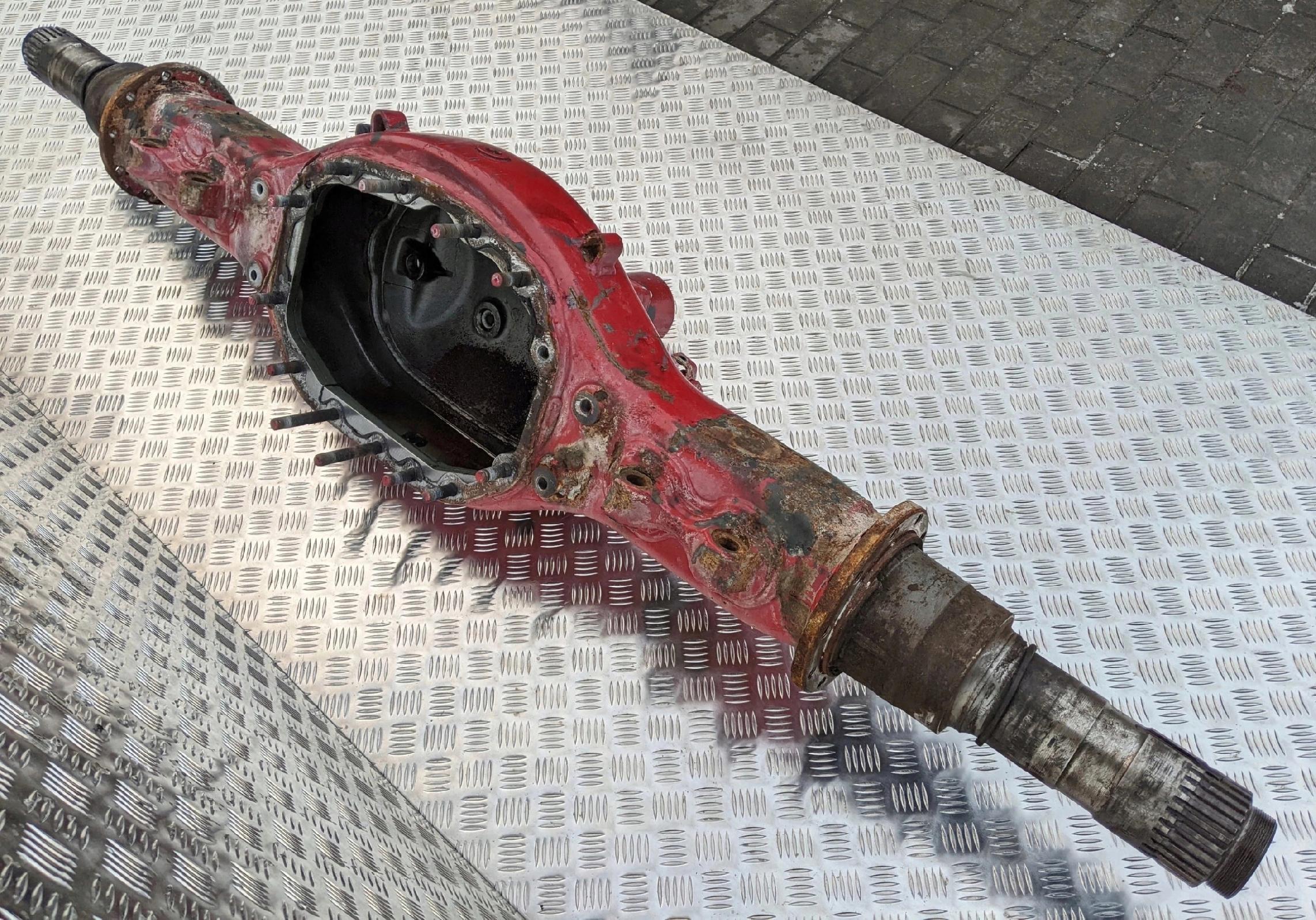 OBUDOWA POCHWA MOSTU SCANIA RP 835 - obrazek 2