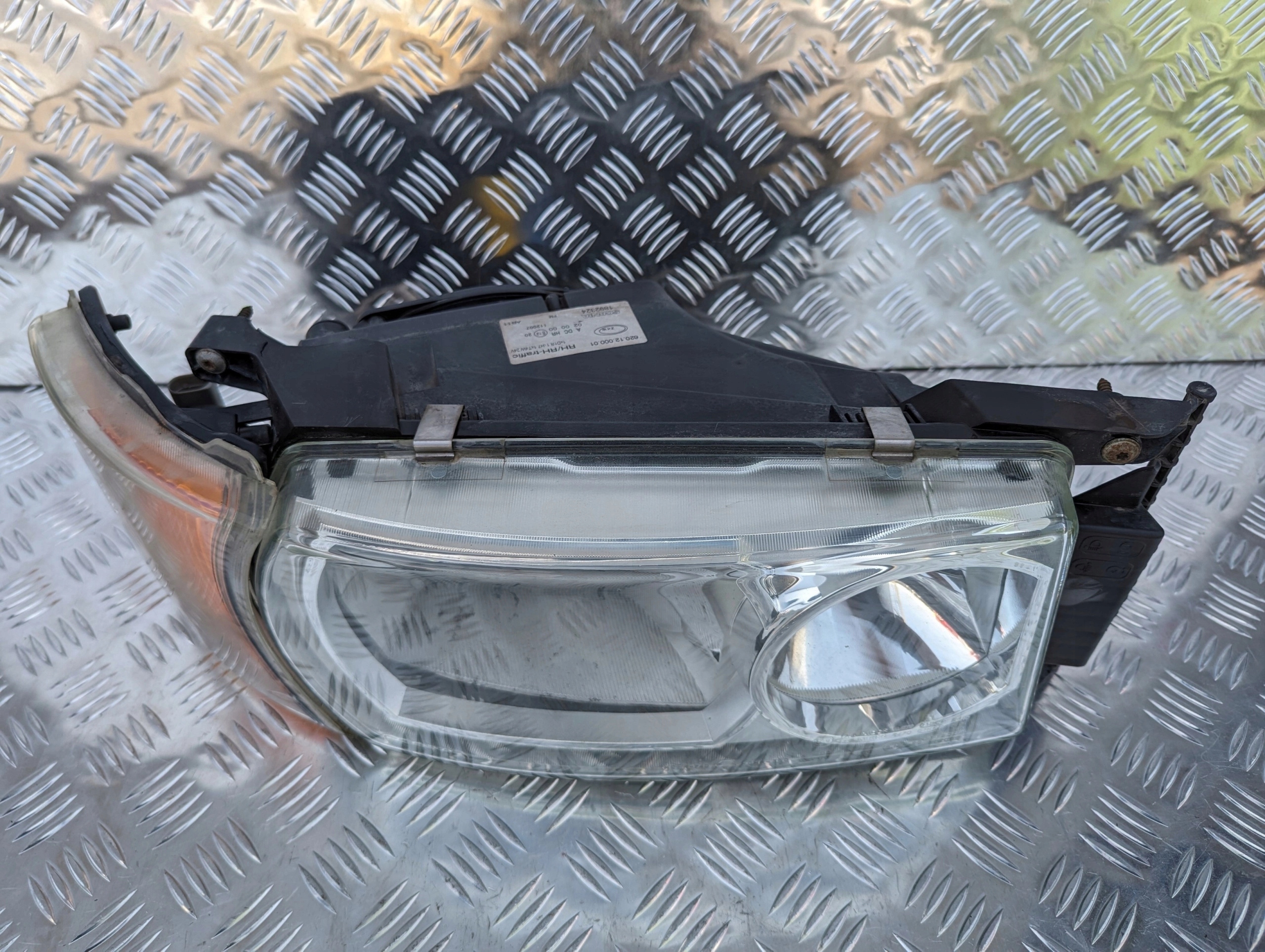 LAMPA PRZEDNIA XENON KSENON PRAWA SCANIA R - obrazek 2