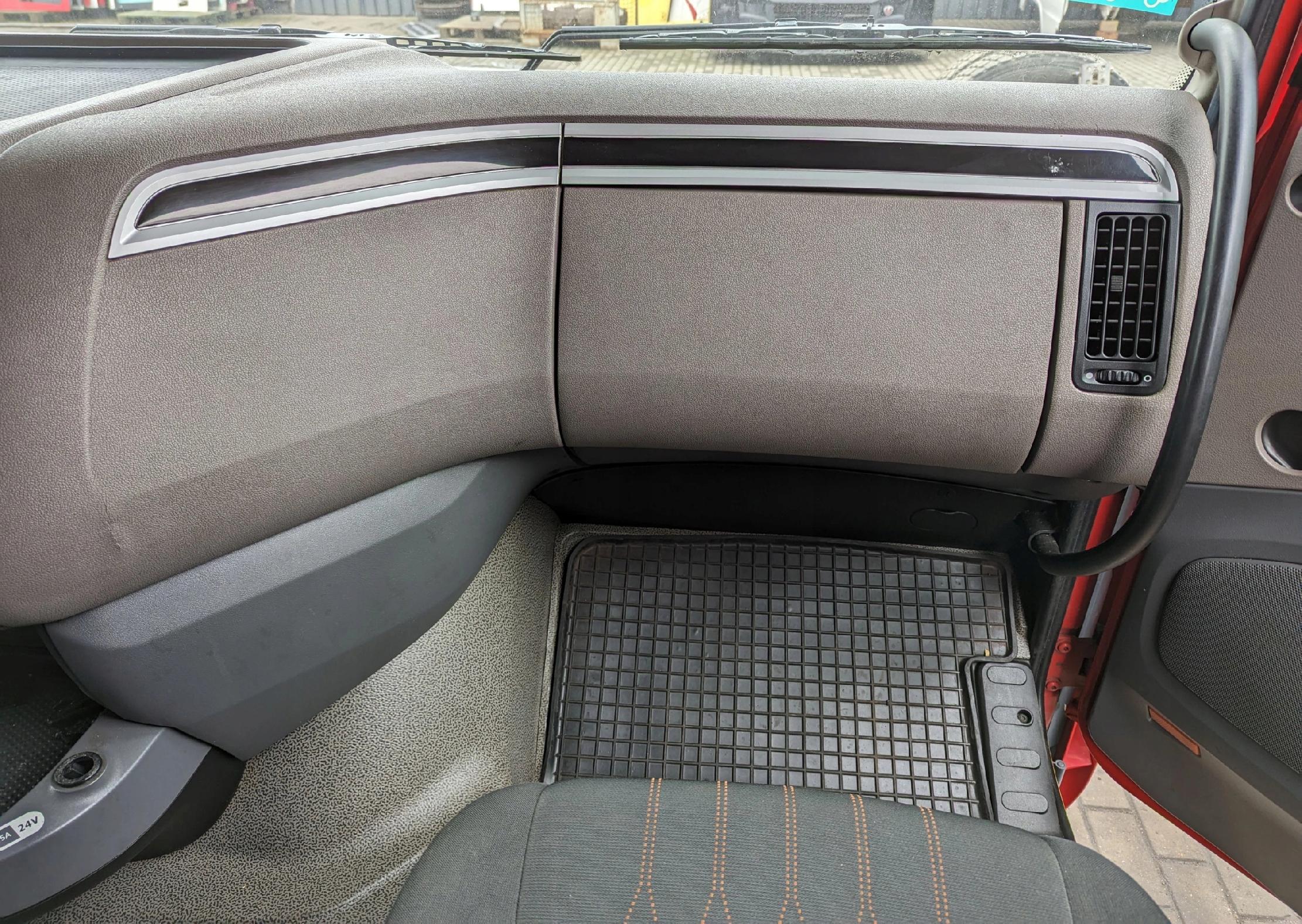 KOKPIT DESKA ROZDZIELCZA KONSOLA DAF XF 106 - obrazek 4