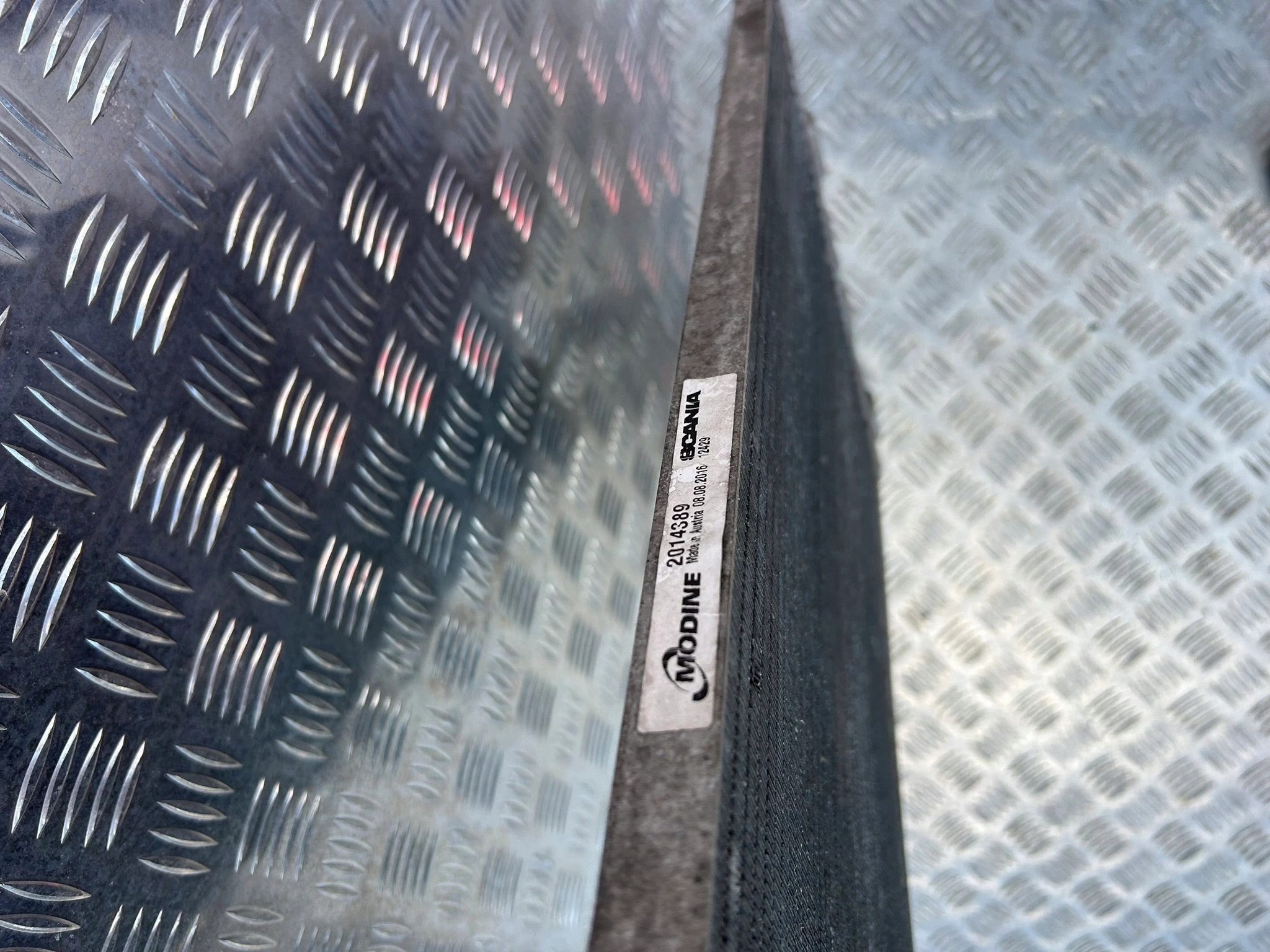 CHŁODNICA KLIMATYZACJI SCANIA P - obrazek 3