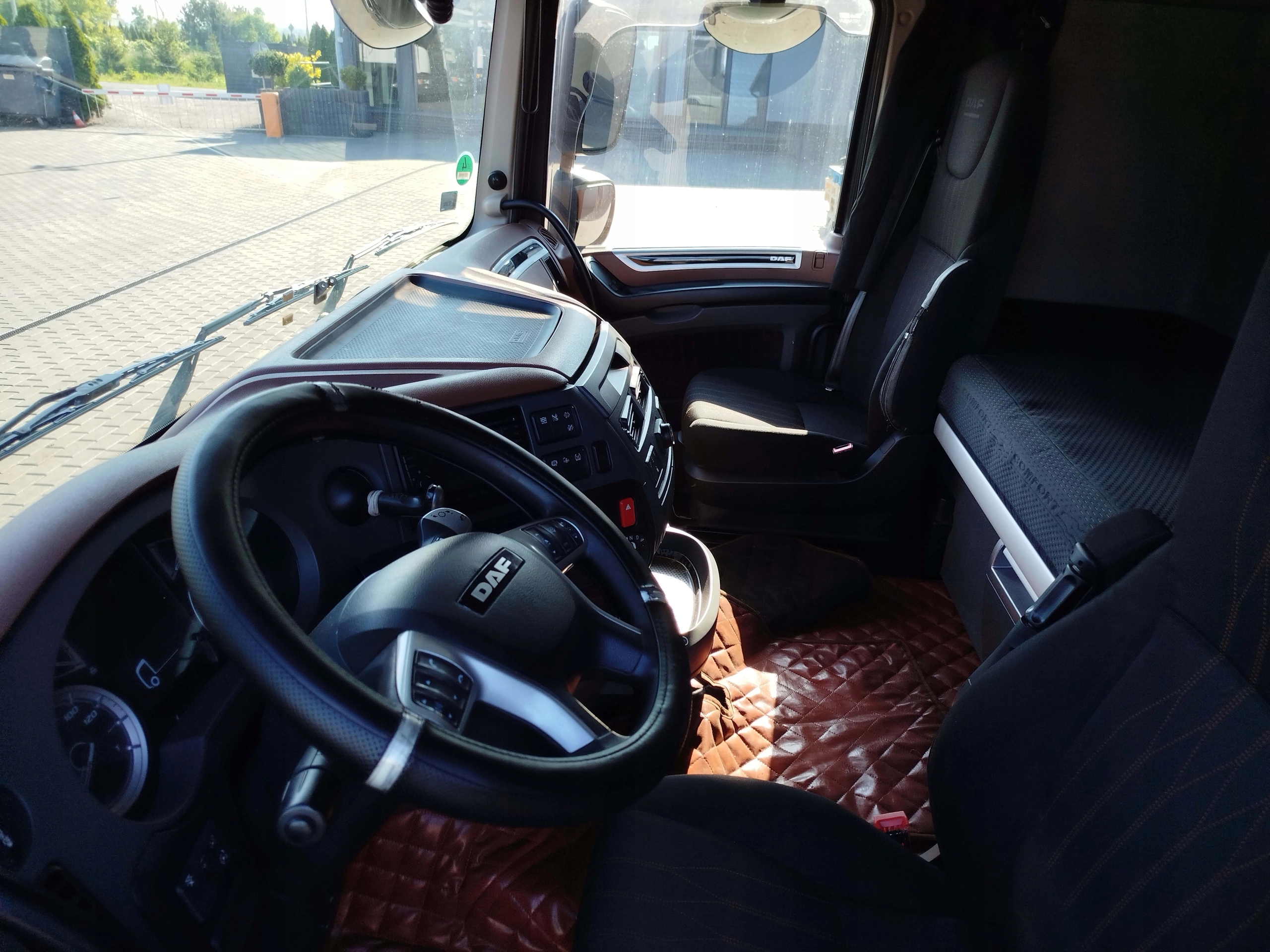 KABINA DAF XF 106 LIFT - obrazek 8