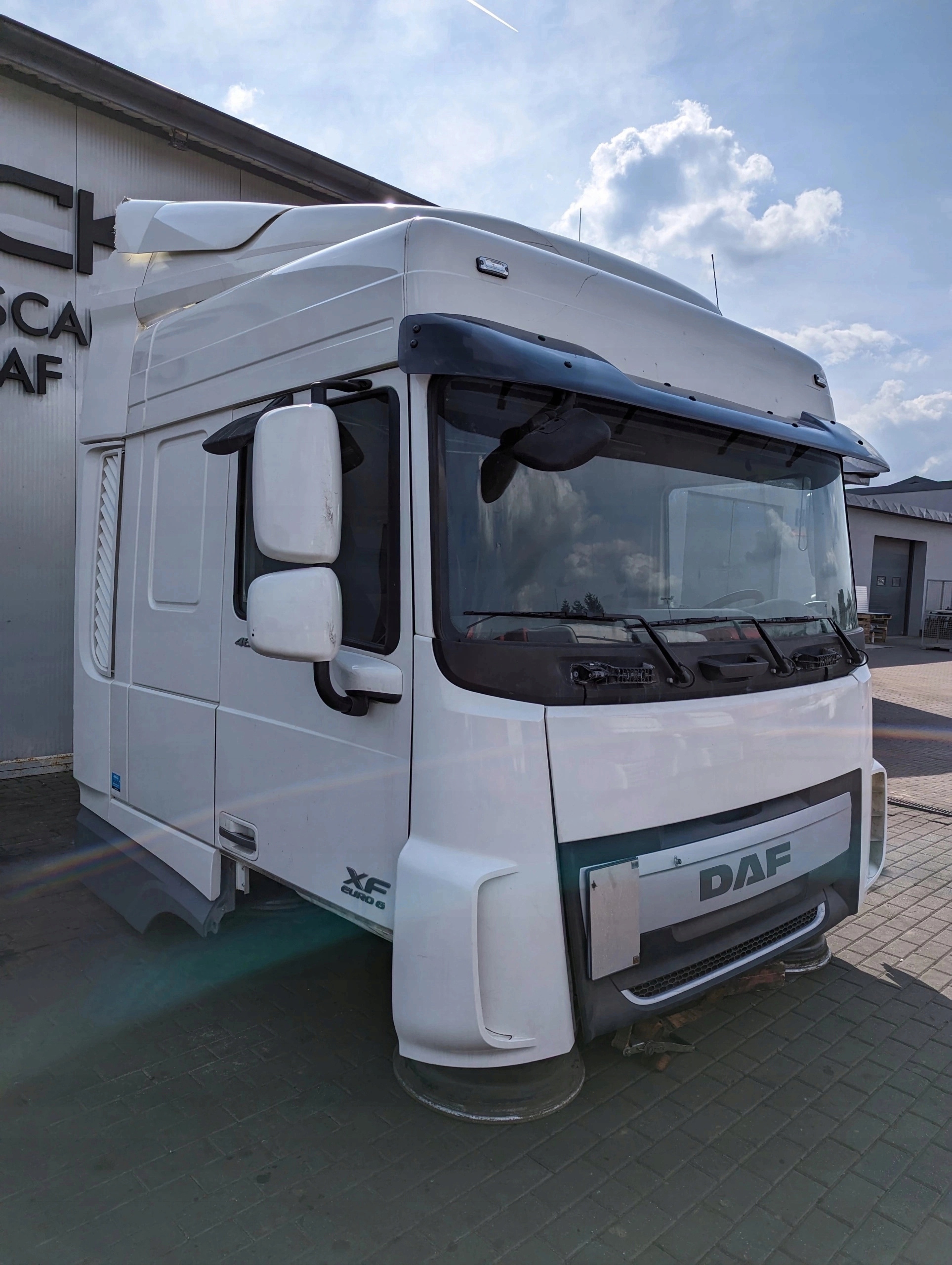 KABINA DAF XF 106 SC - obrazek 3