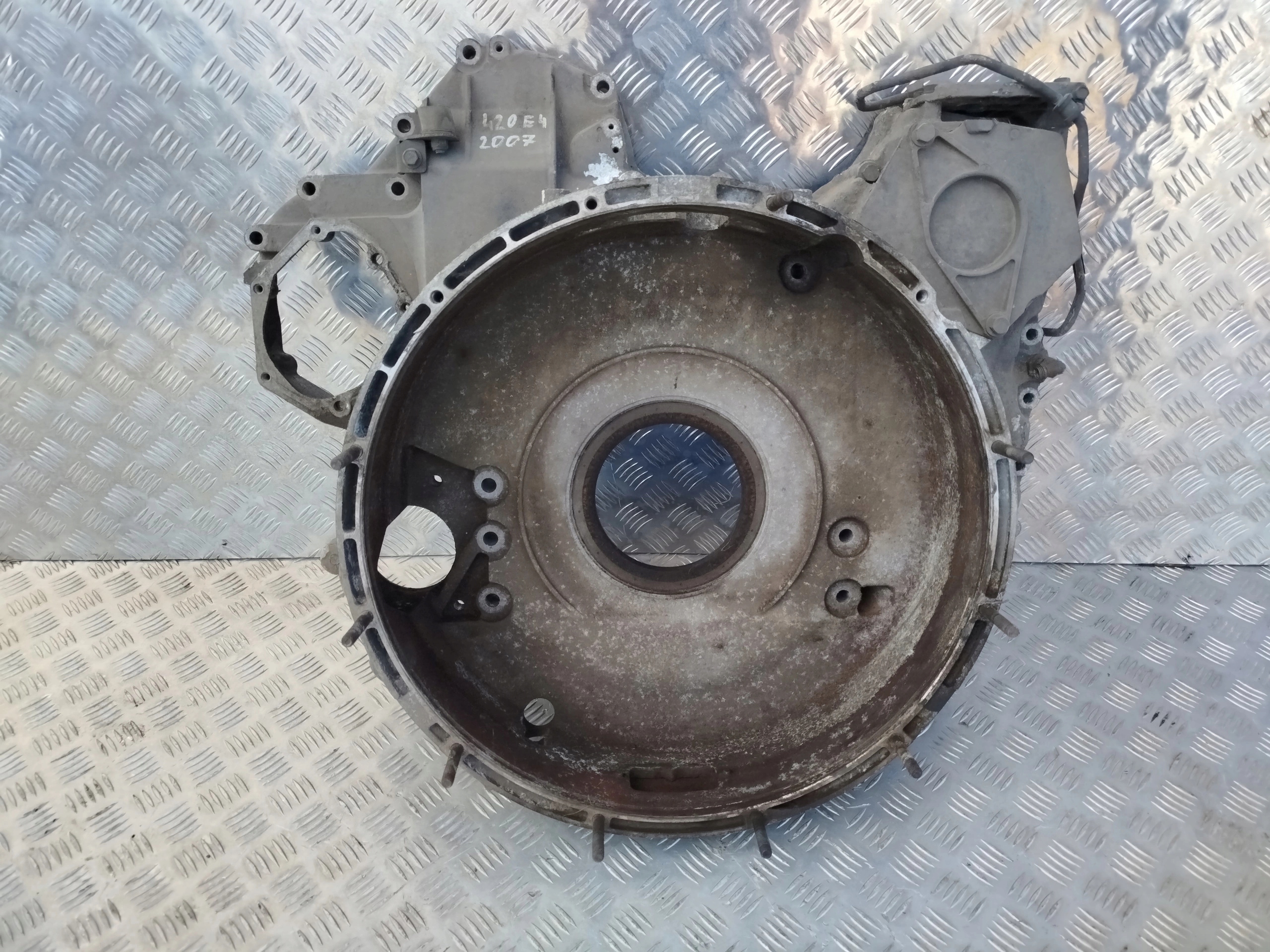 OBUDOWA ROZRZĄDU KOŁA ZAMACHOWEGO SCANIA HPI