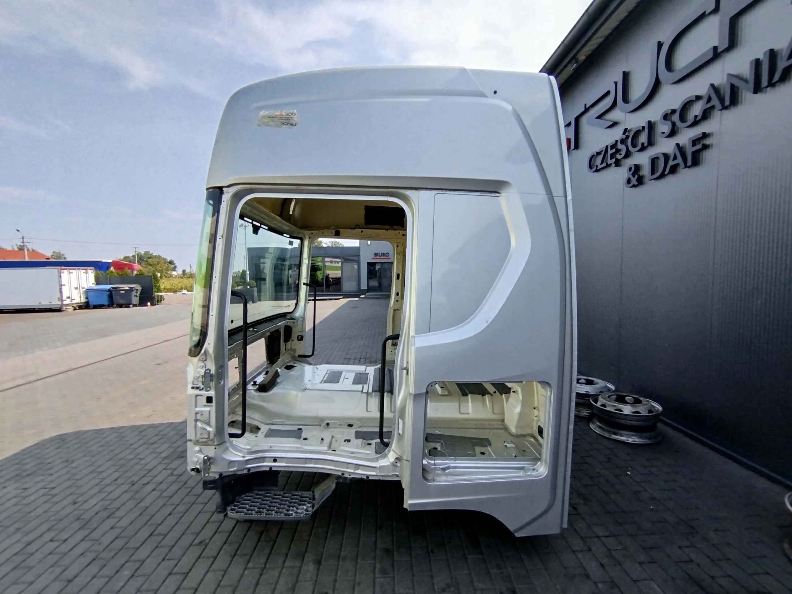 KABINA GOŁA SCANIA R NTG - obrazek 3