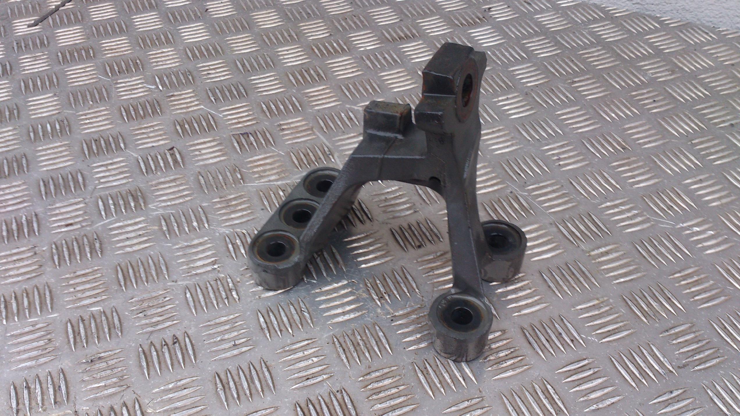 ŁAPA MOCOWANIE WSPORNIK SILNIKA DAF XF 106