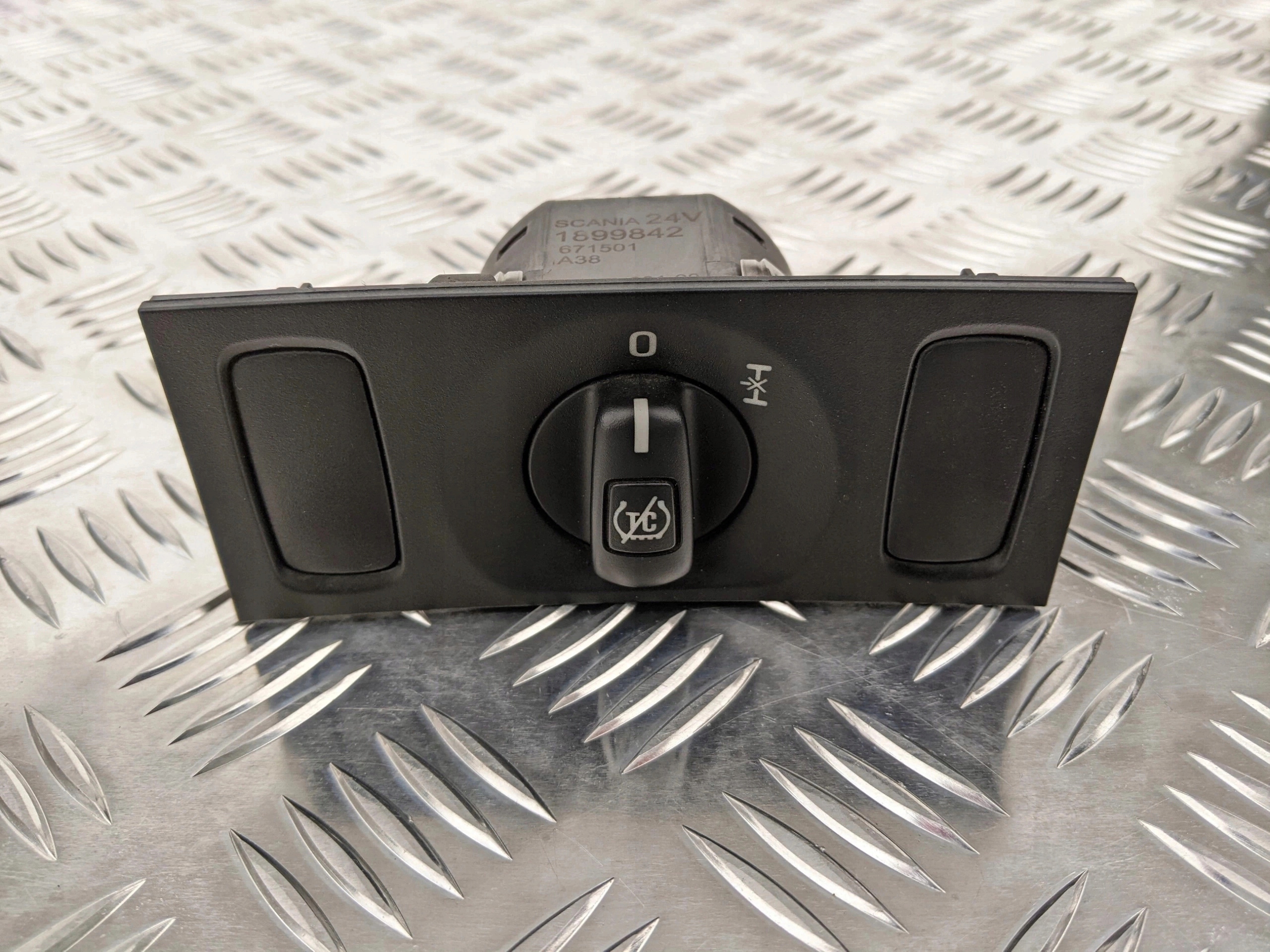 WŁĄCZNIK BLOKADY MOSTU SCANIA R