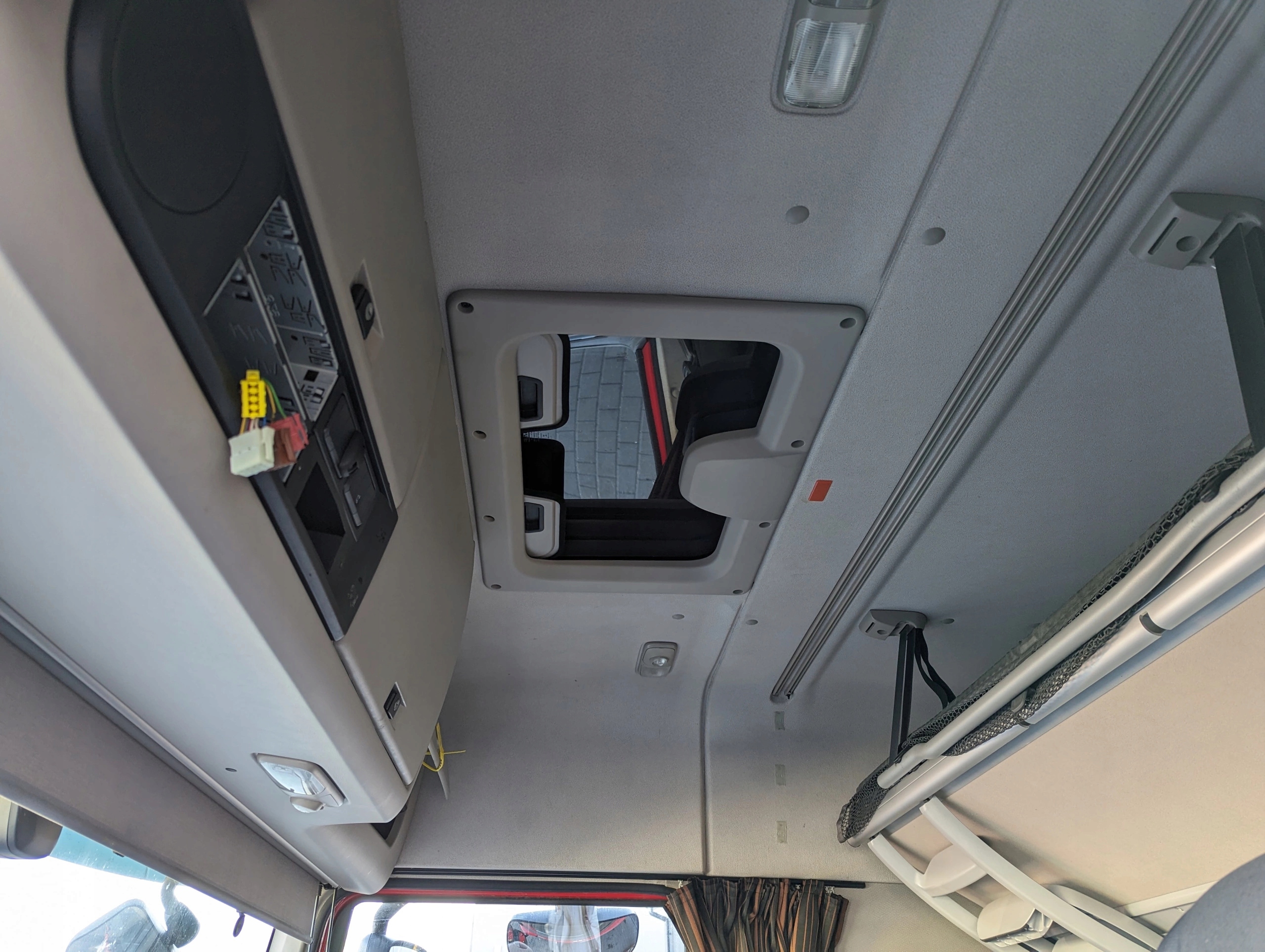 KABINA DAF XF 106 LIFT - obrazek 8