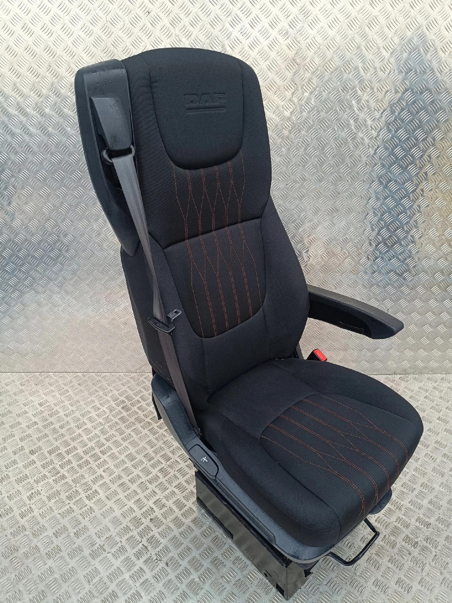 FOTEL PASAŻERA DAF XF 106 LIFT - obrazek 2