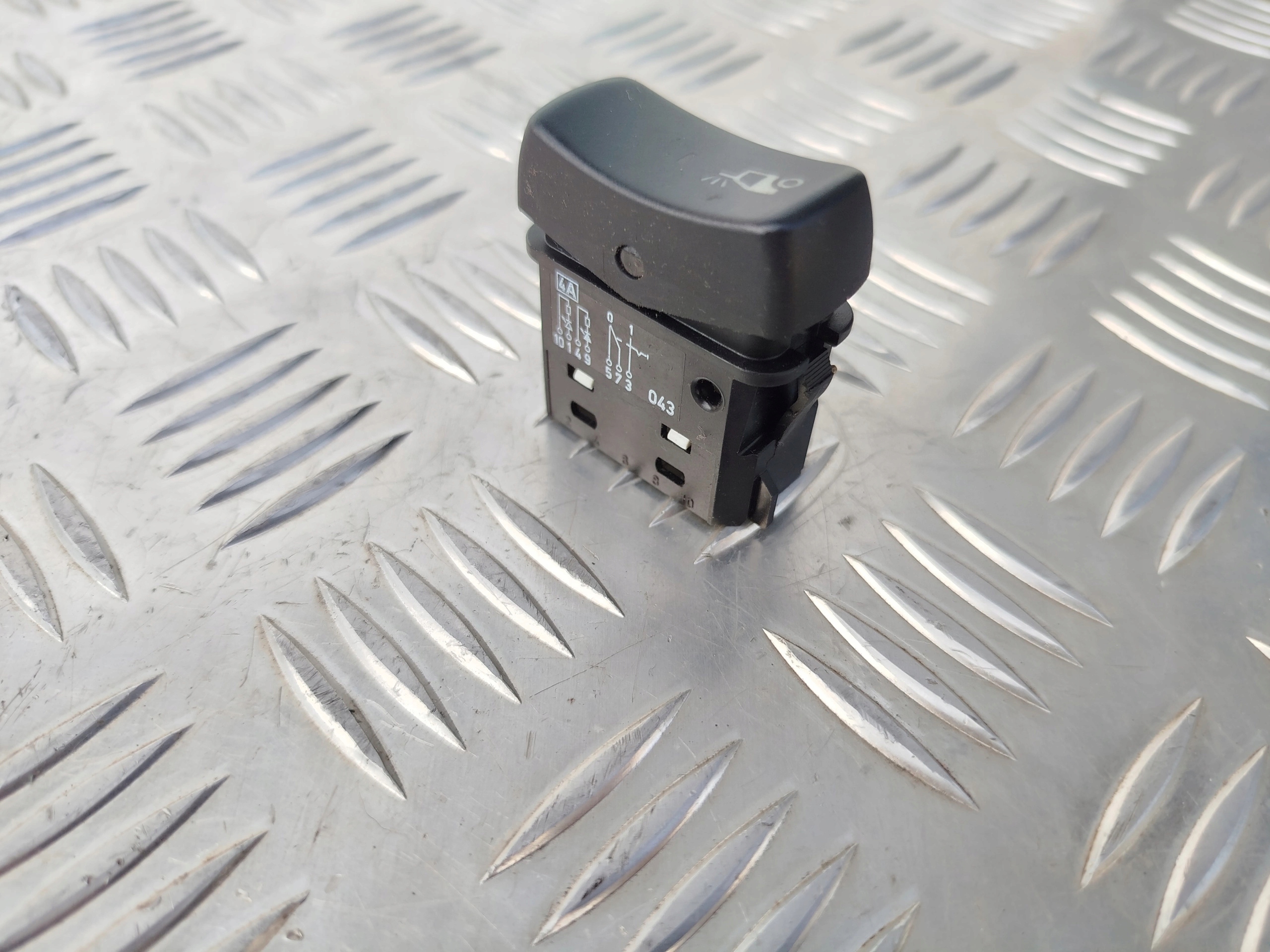 PRZEŁĄCZNIK PRZYCISK SCANIA R 1892246 - obrazek 13