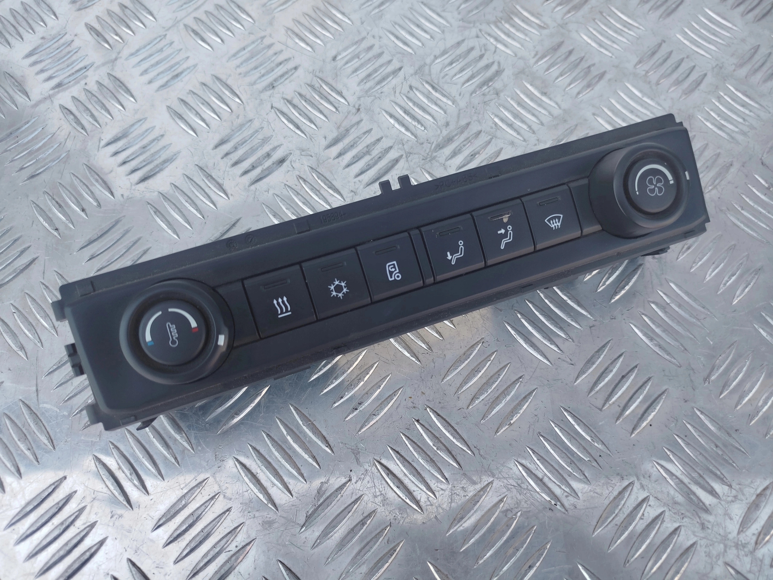 PANEL OGRZEWANIA KLIMATYZACJI SCANIA NTG - obrazek 2