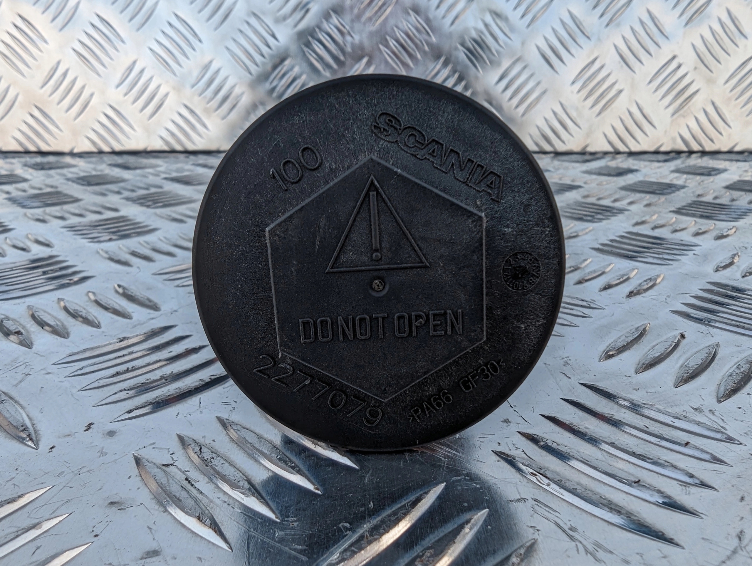 CZUJNIK ZAWÓR POZIOMU CIECZY CHŁODZĄCEJ SCANIA R - obrazek 7