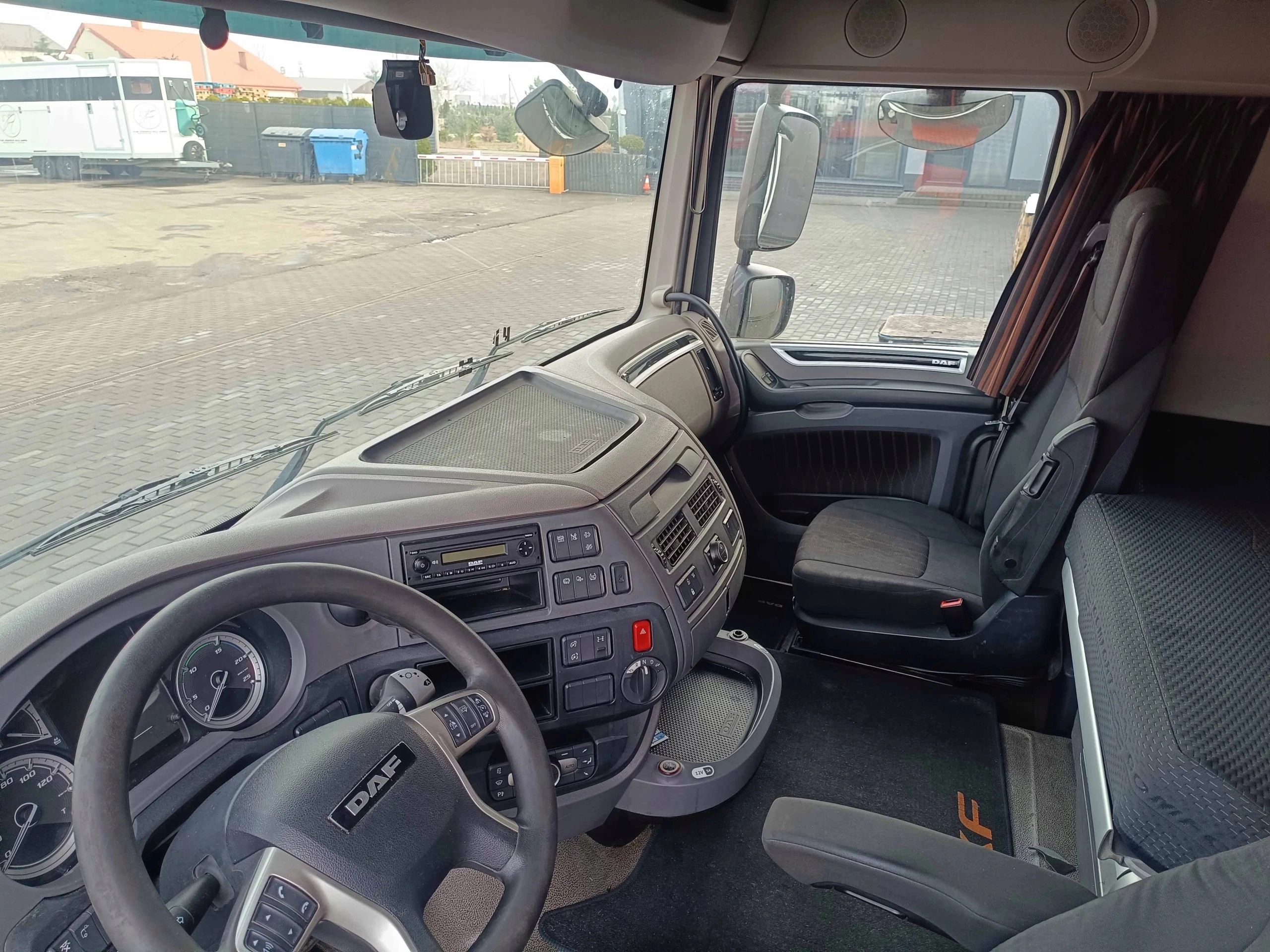 KABINA DAF XF 106 480 LIFT EURO 6 - obrazek 11