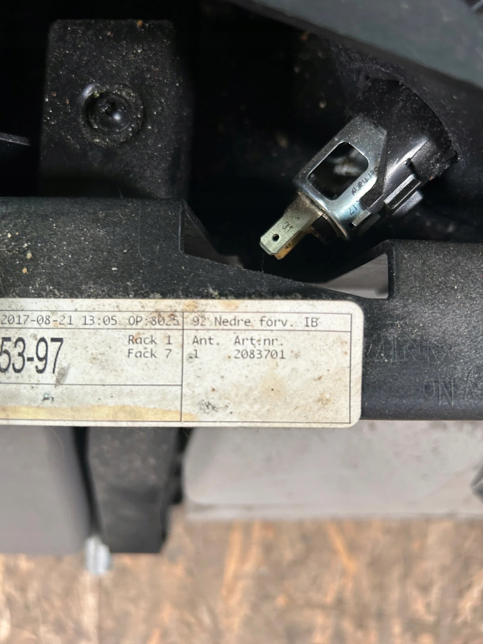 KONSOLA KOKPIT ZE SCHOWKAMI SCANIA R NTG - obrazek 5