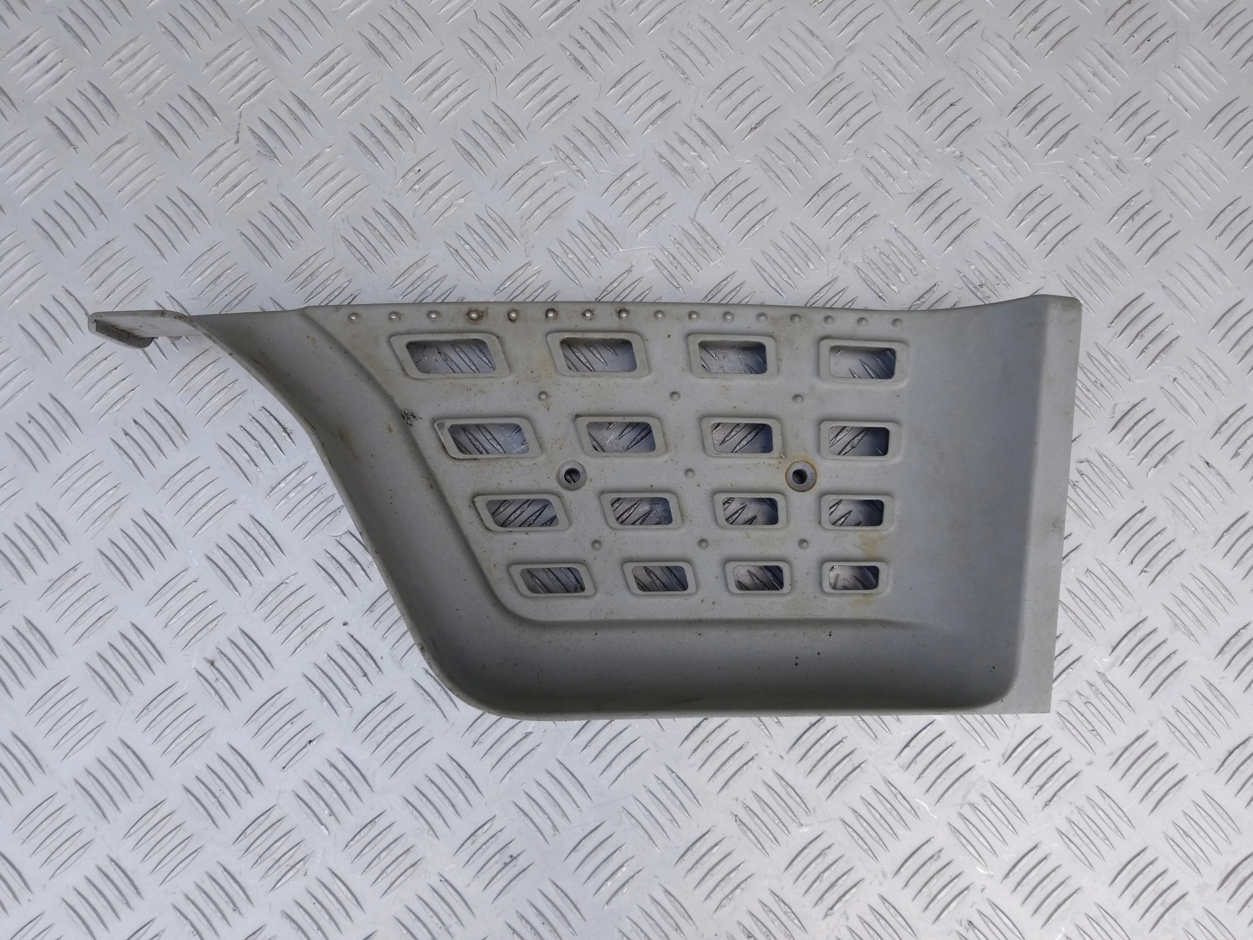 NAKŁADKA STOPNIA DOLNEGO DAF CF 450 LIFT - obrazek 4