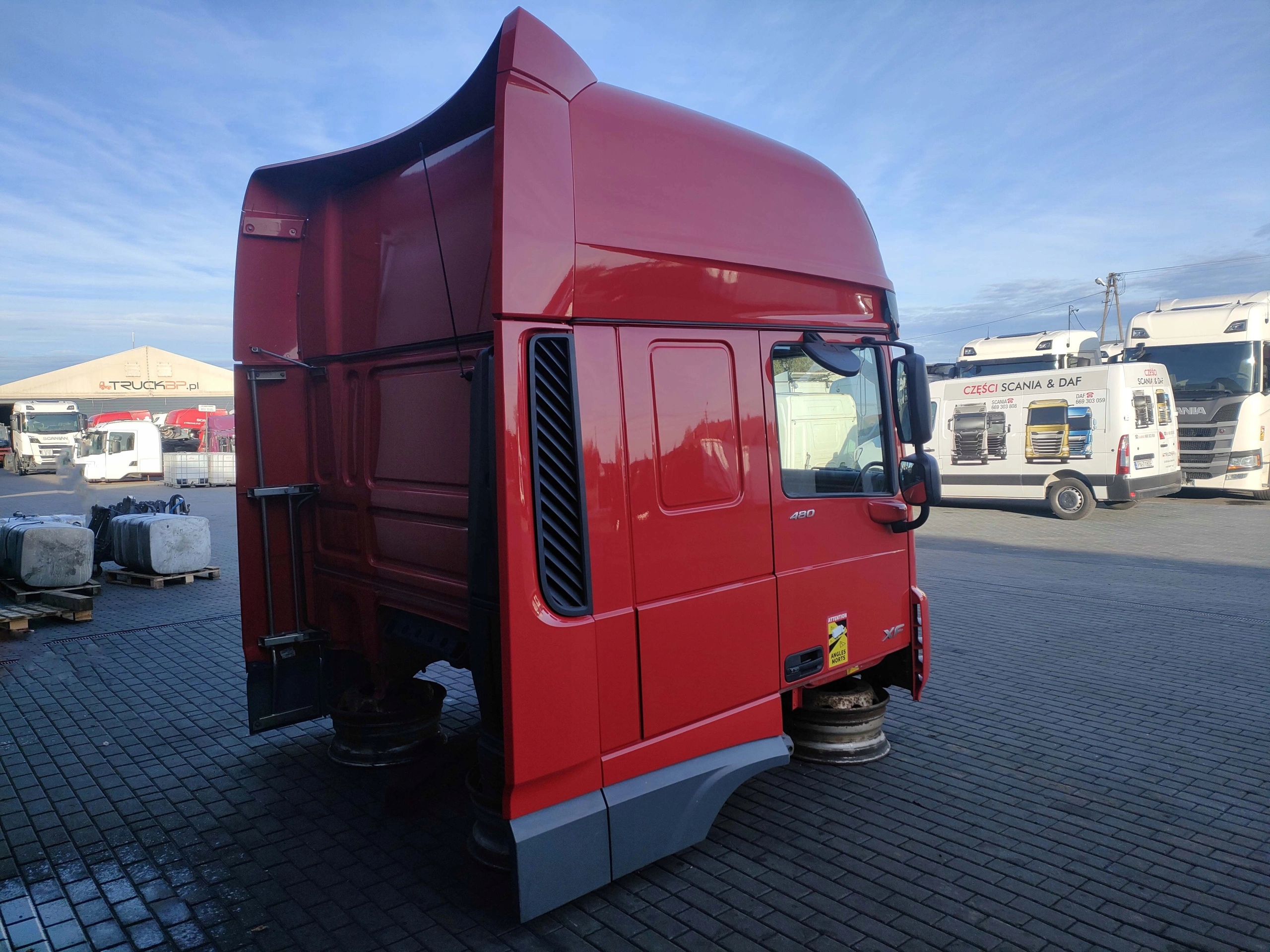 KABINA DAF XF 106 LIFT - obrazek 4