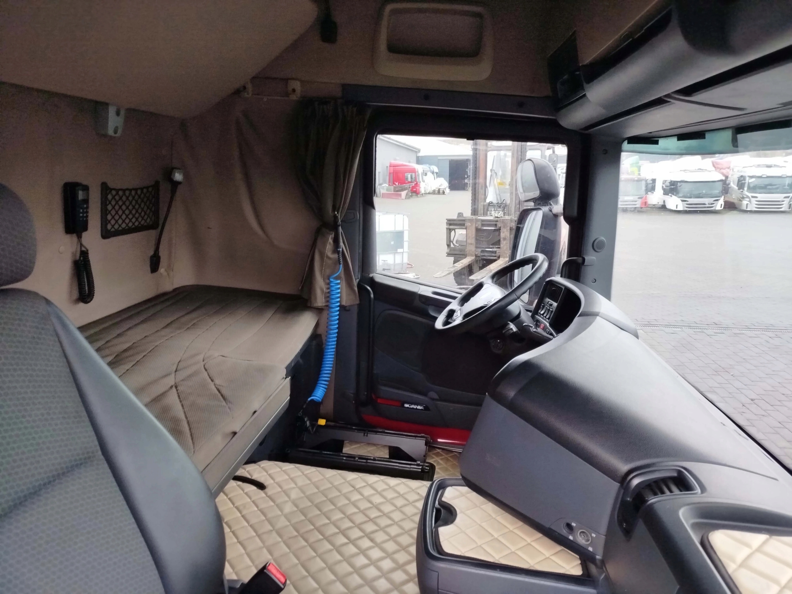 KABINA SCANIA R XPI HIGHLINE 2013 ROK - obrazek 9