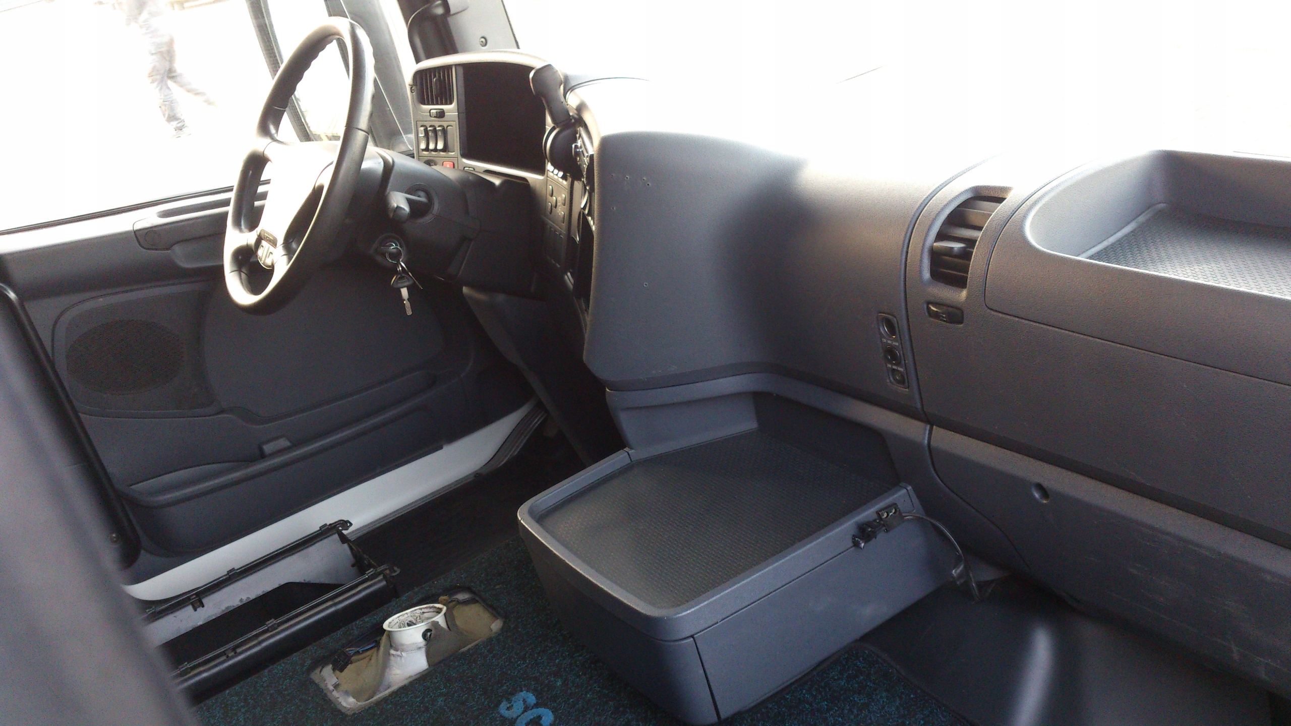 KABINA CR 19 SCANIA R MAŁY SCHOWEK - obrazek 10