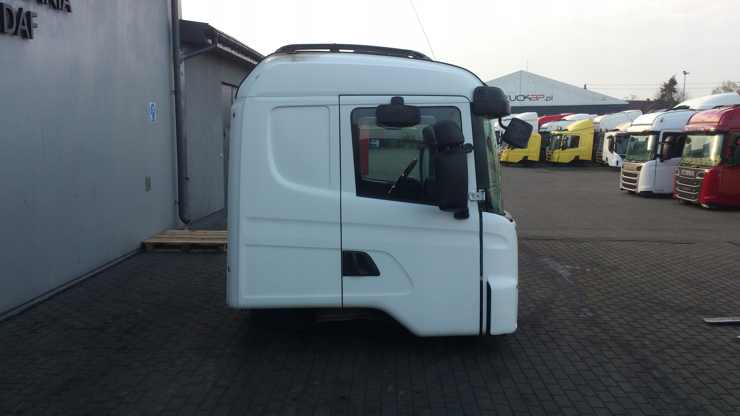 KABINA CR 19 SCANIA R MAŁY SCHOWEK - obrazek 4
