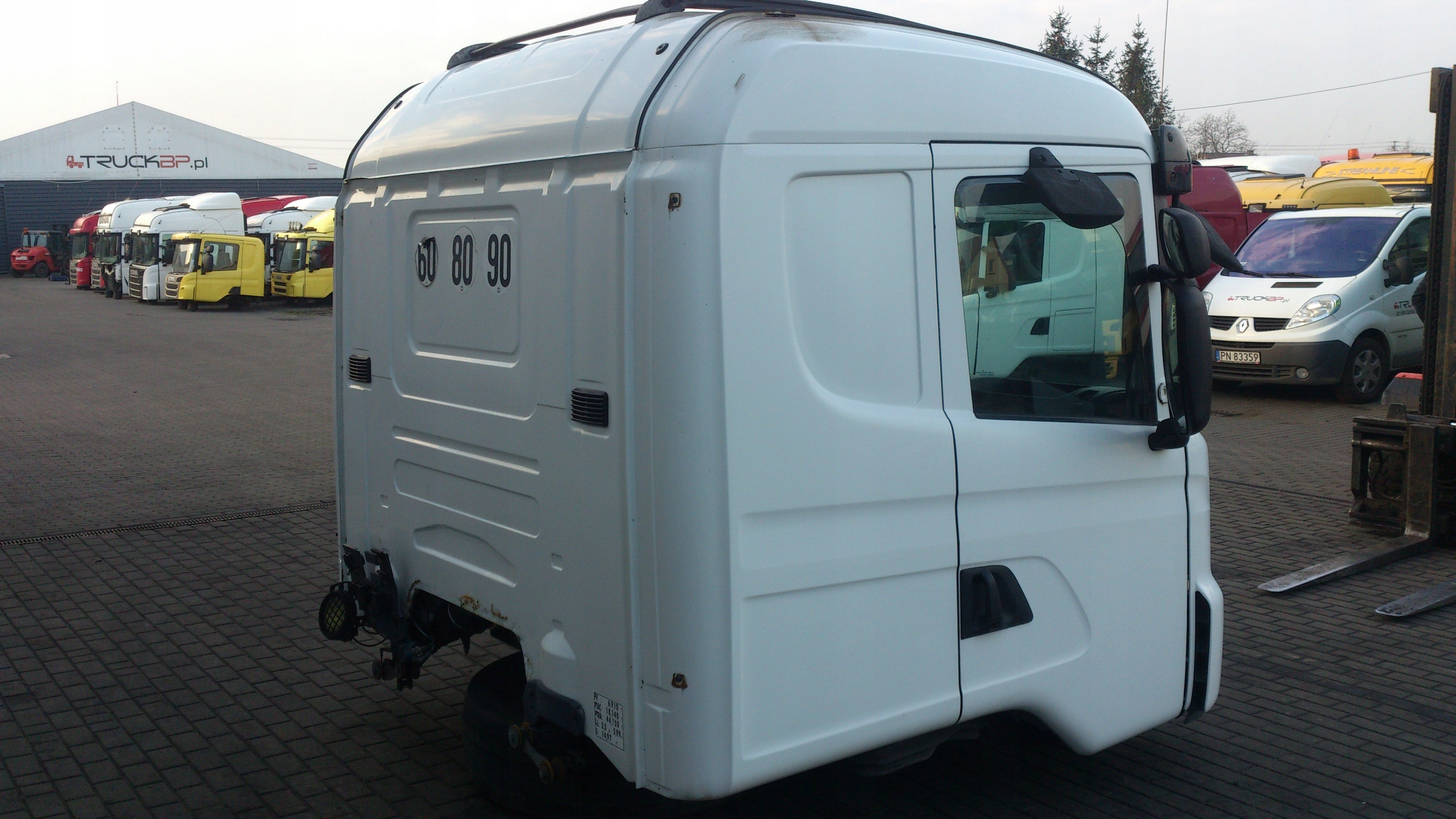 KABINA CR 19 SCANIA R MAŁY SCHOWEK - obrazek 6