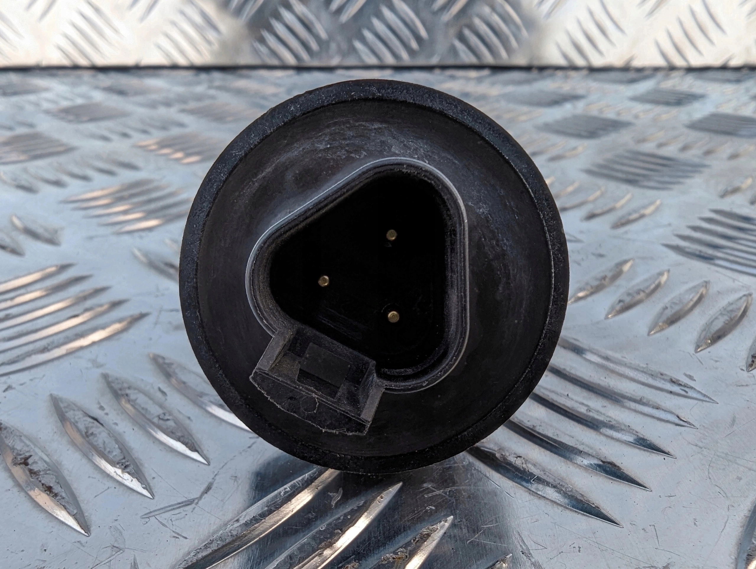 CZUJNIK POZIOMU PŁYNU CHŁODZĄCEGO SCANIA NTG