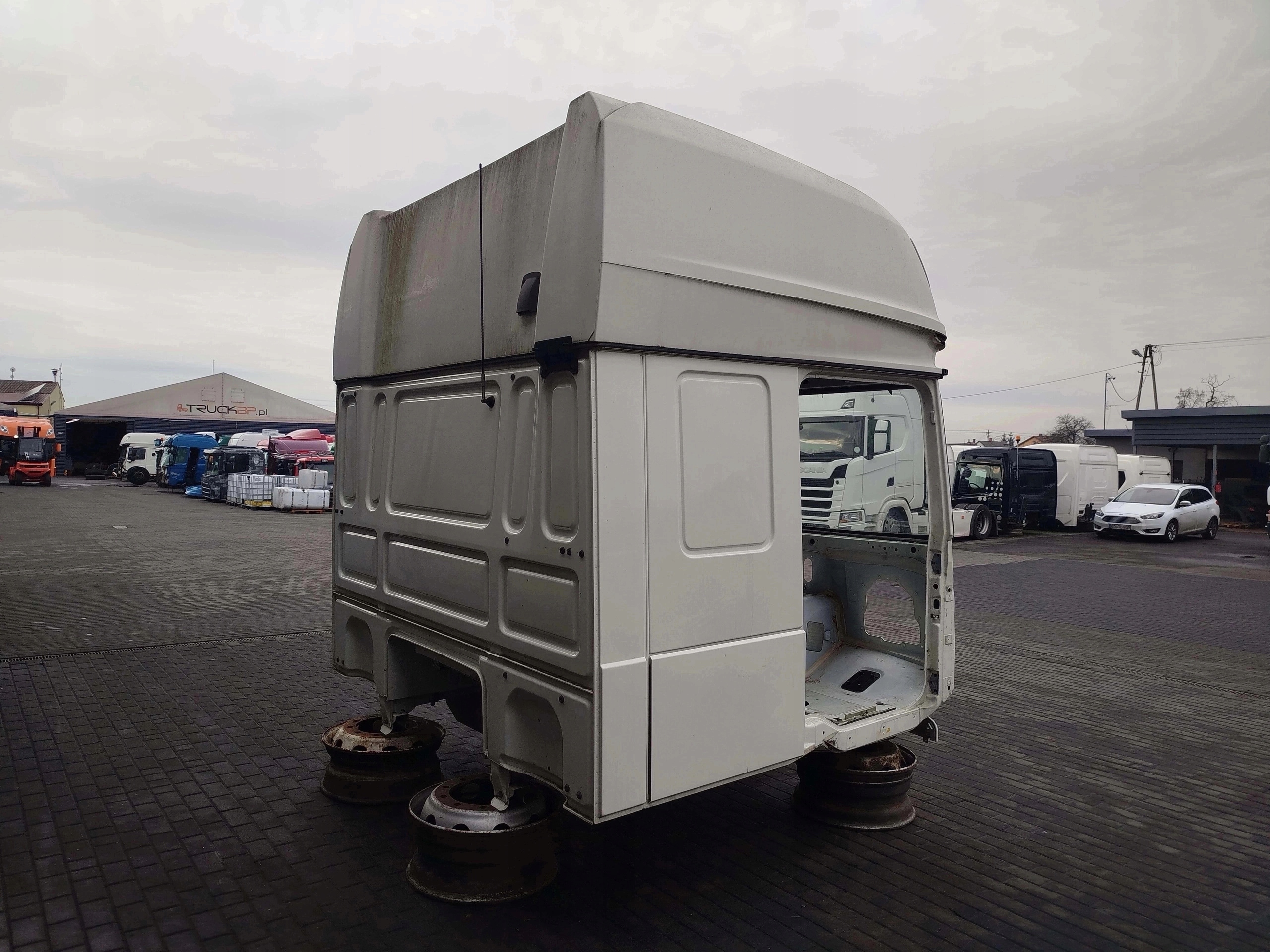 KABINA GOŁA DAF XF 106 LIFT - obrazek 4