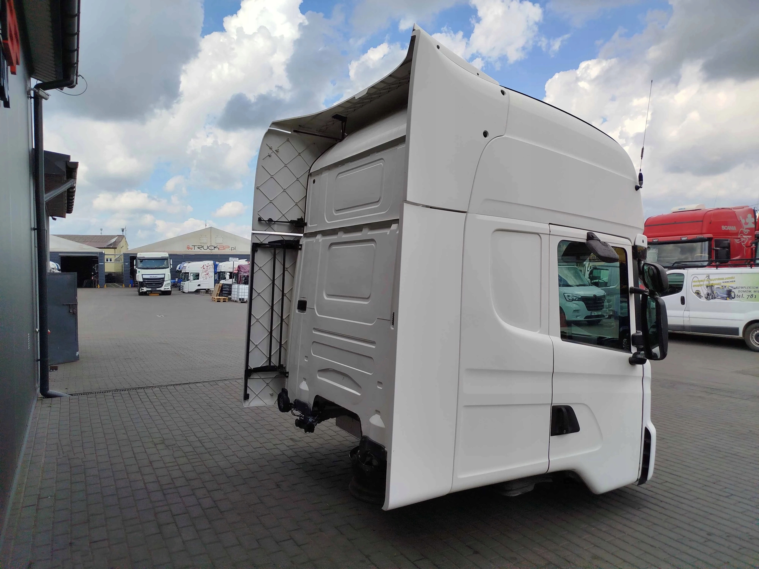 KABINA SCANIA CR19 TOPLINE HPI 2012 ROK - obrazek 4