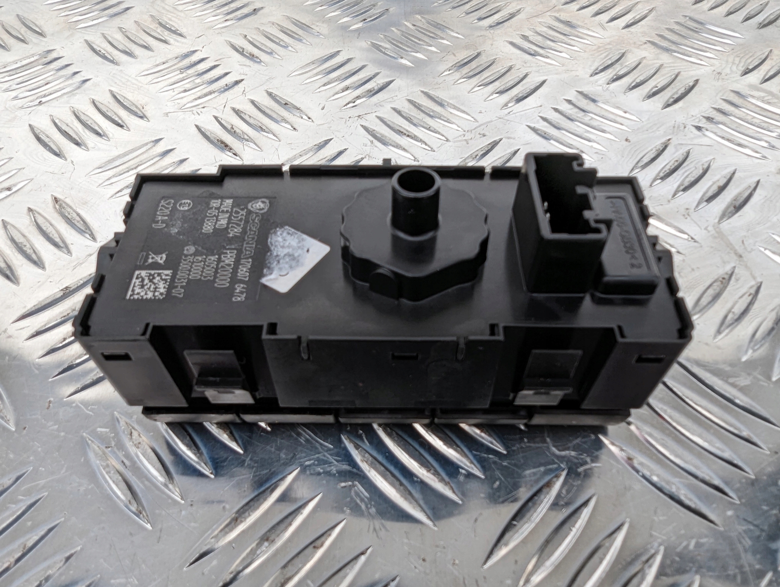 PANEL PRZEŁĄCZNIKI KOKPITU SCANIA NTG - obrazek 2