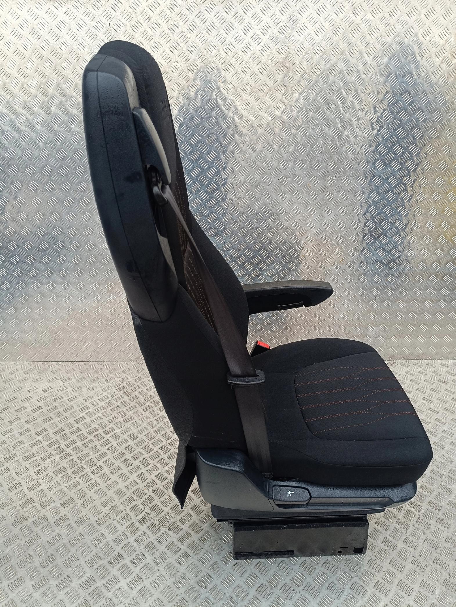 FOTEL PASAŻERA DAF XF 106 LIFT - obrazek 3