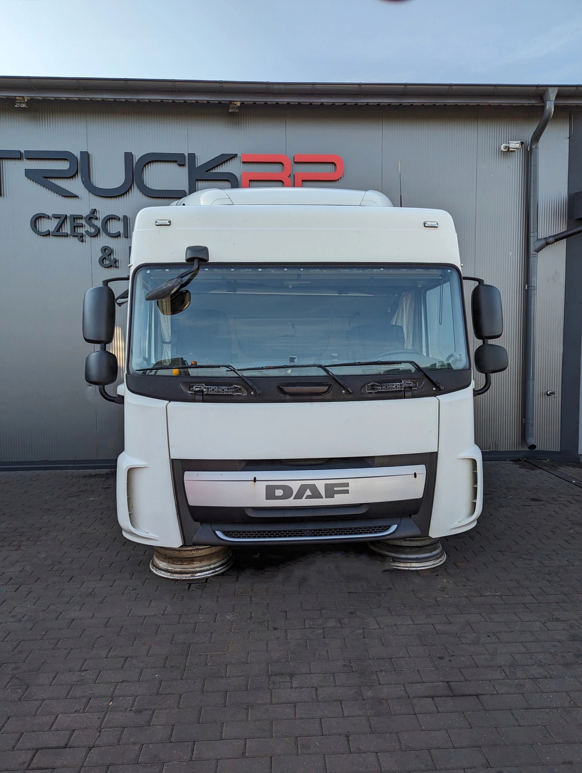 KABINA DAF XF 106 2014 ROK - obrazek 2