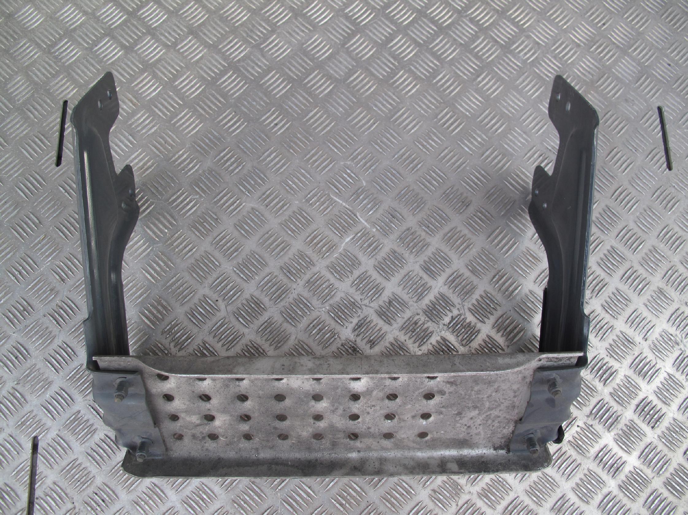 STOPIEŃ Z MOCOWANIAMI WEJŚCIA DO KABINY SCANIA R S - obrazek 6