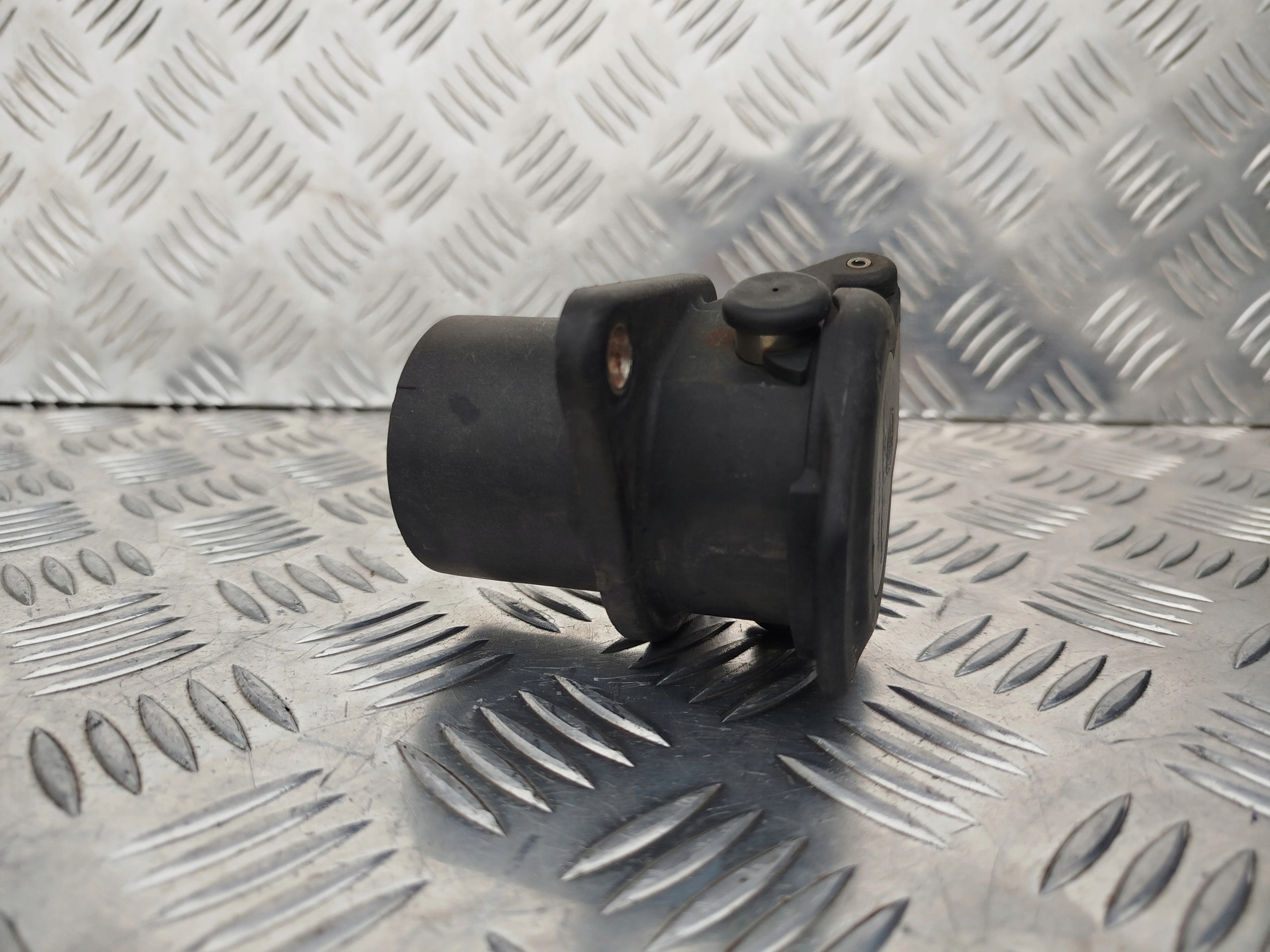 GNIAZDO INSTALACJI SCANIA NTG - obrazek 4