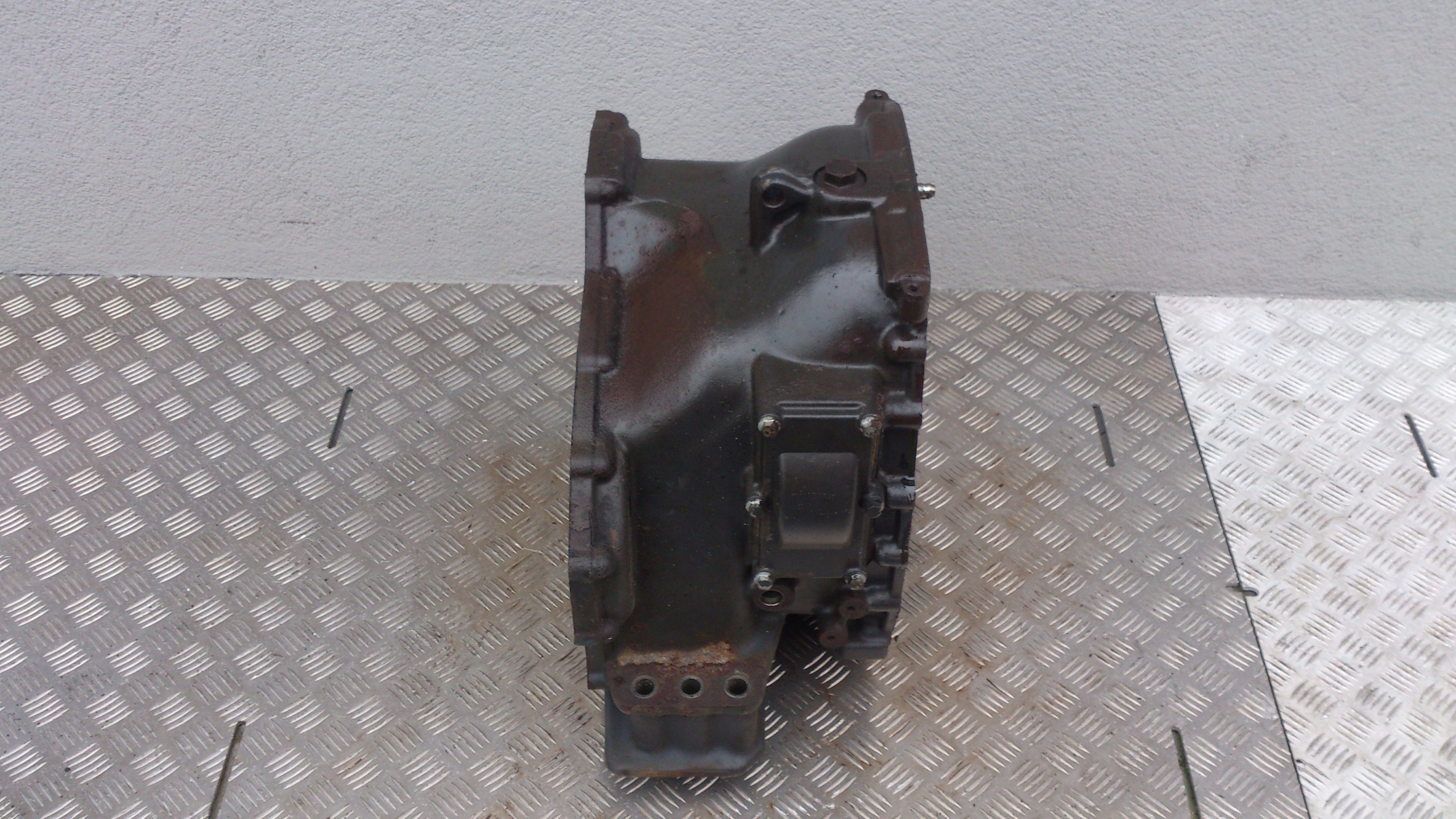 OBUDOWA SKRZYNI BIEGÓW ŚRODKOWA SCANIA R GRS 895