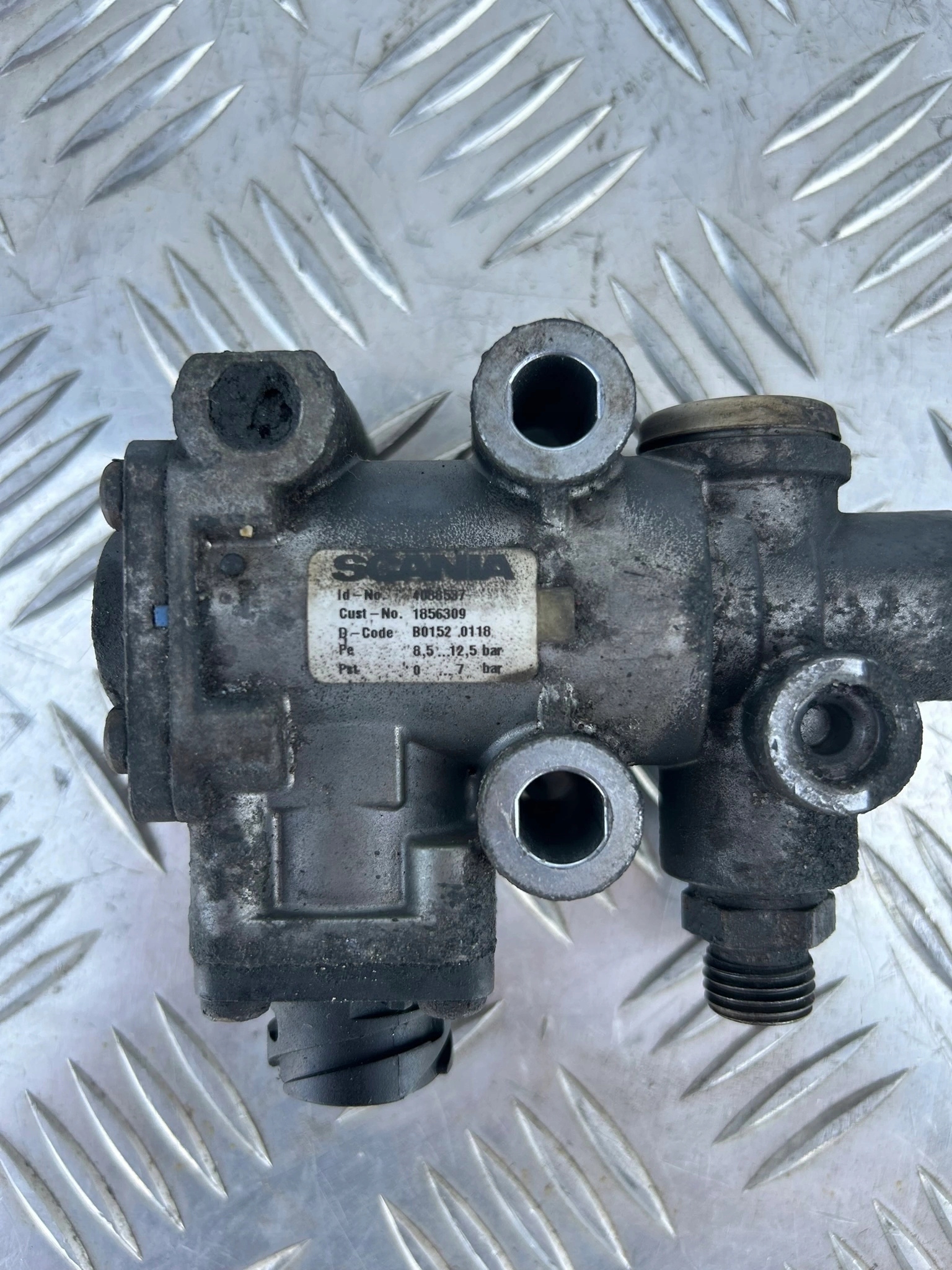 ZAWÓR HAMULCA GÓRSKIEGO SCANIA R420 HPI - obrazek 3