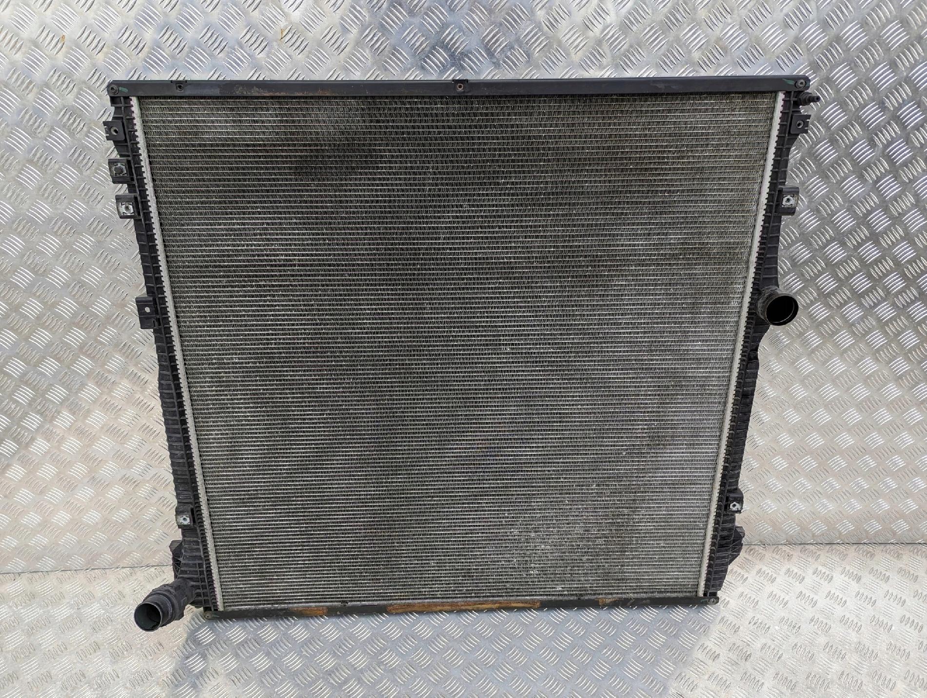 CHŁODNICA WODY PŁYNU CHŁODZĄCEGO SCANIA S NTG - obrazek 4