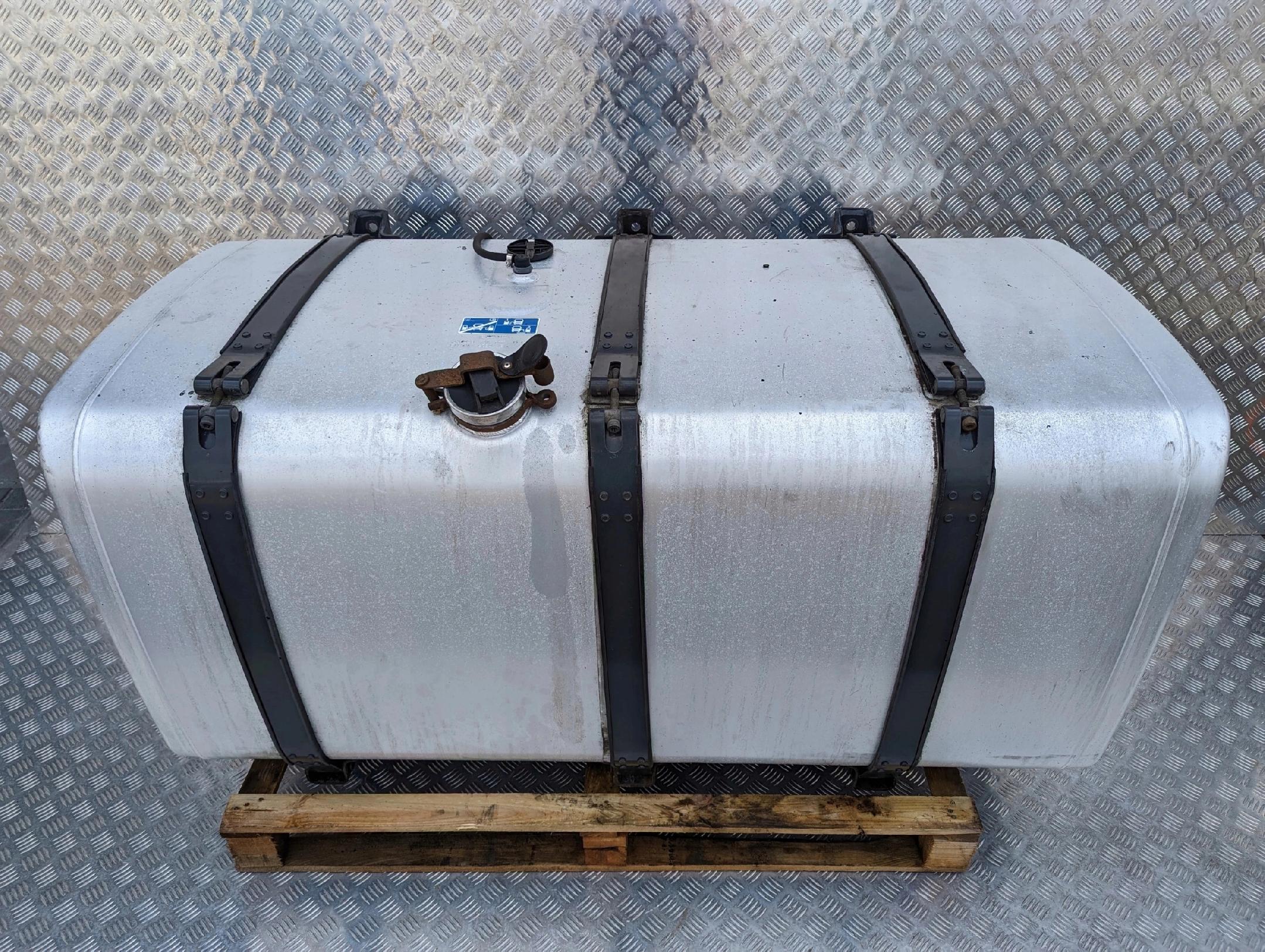 ZBIORNIK PALIWA SCANIA 700 LITRÓW - obrazek 4