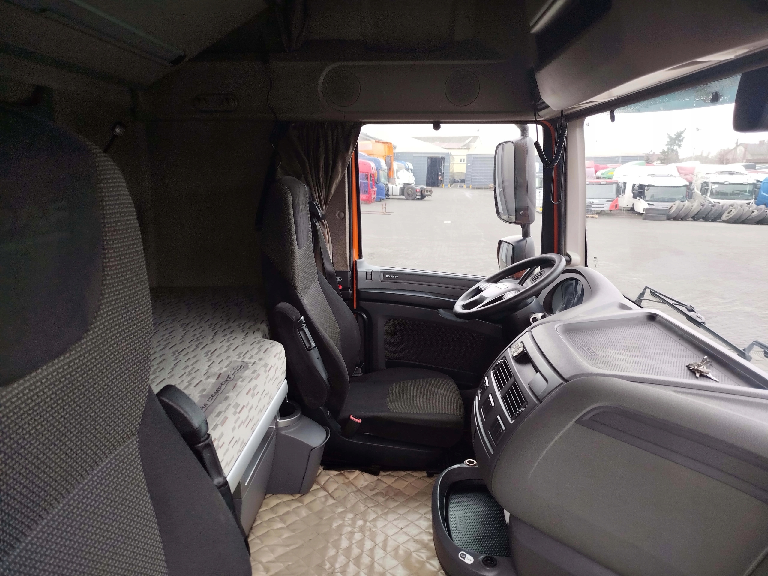 KABINA DAF XF 106 - obrazek 9