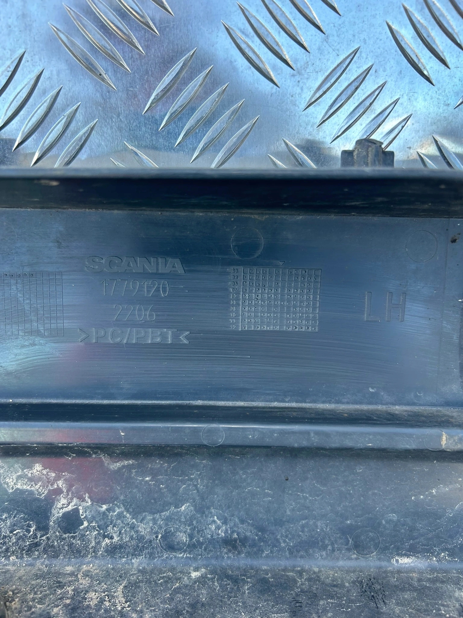 OSŁONA STOPNIA STOPNICA SCANIA R - obrazek 3