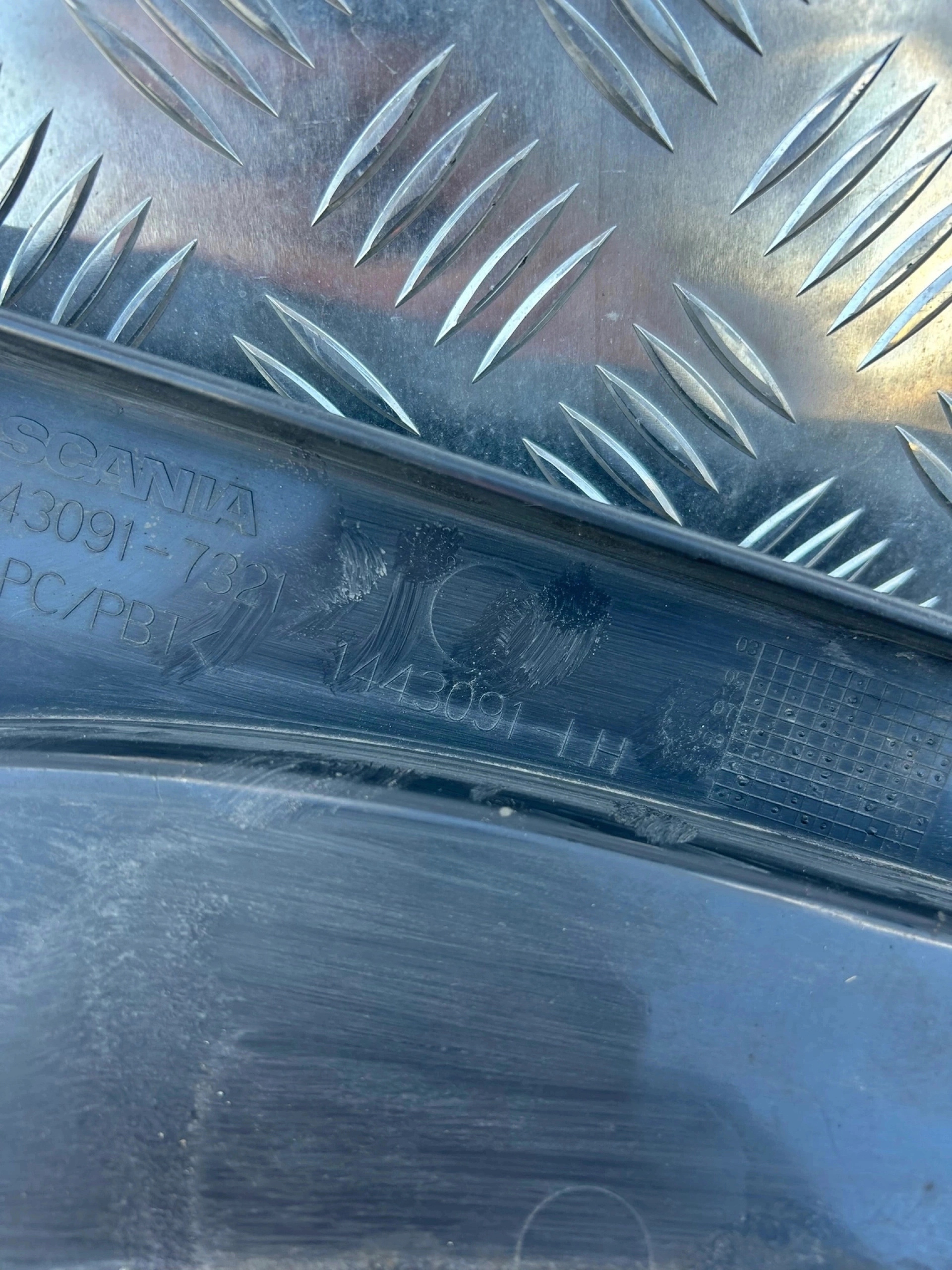 TRÓJKĄT NADKOLA LEWE SCANIA P - obrazek 3