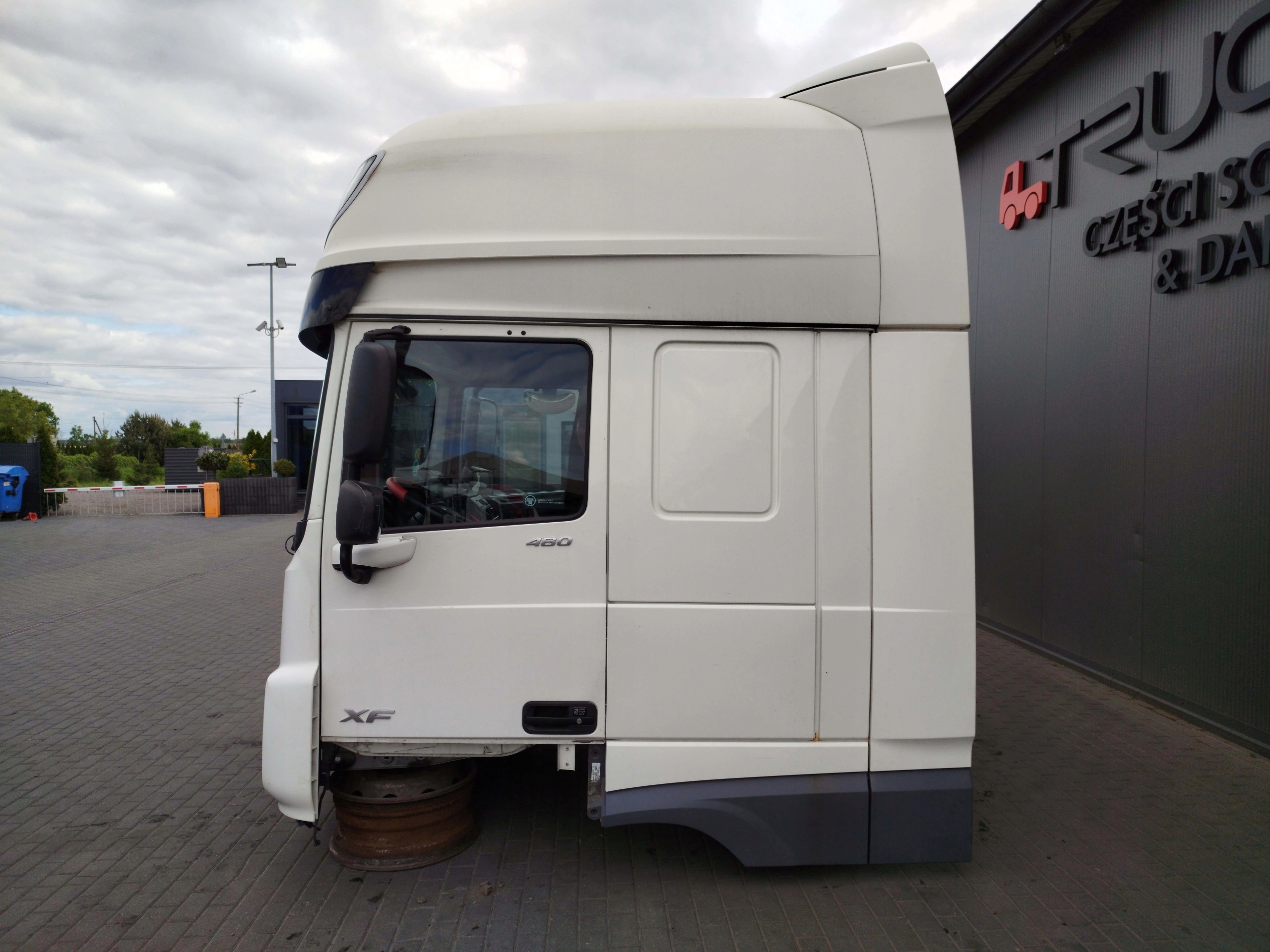 KABINA DAF XF 106 LIFT - obrazek 6