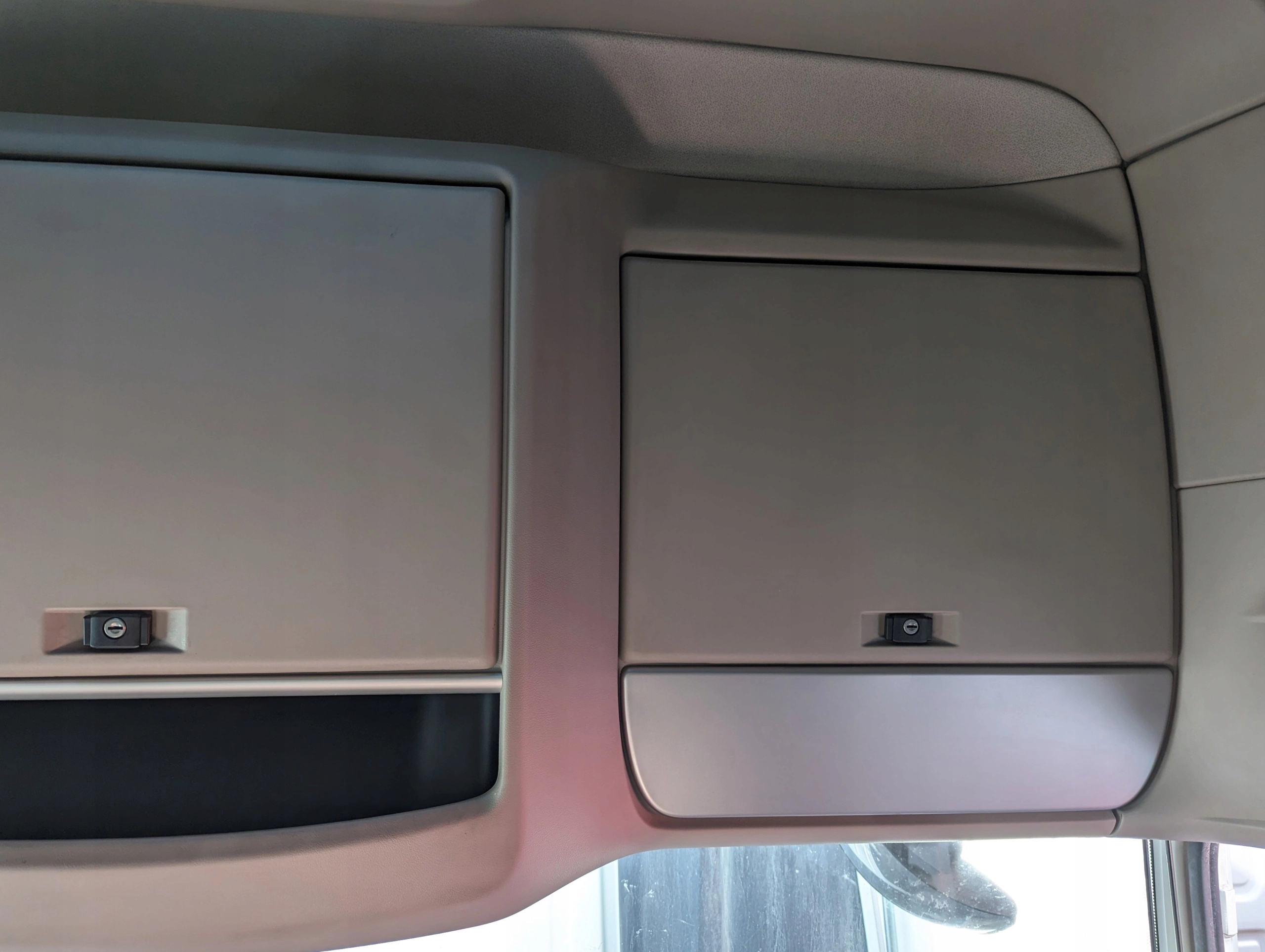 KOKPIT GÓRNY SCHOWKI PÓŁKI DAF XF 106 LIFT - obrazek 4