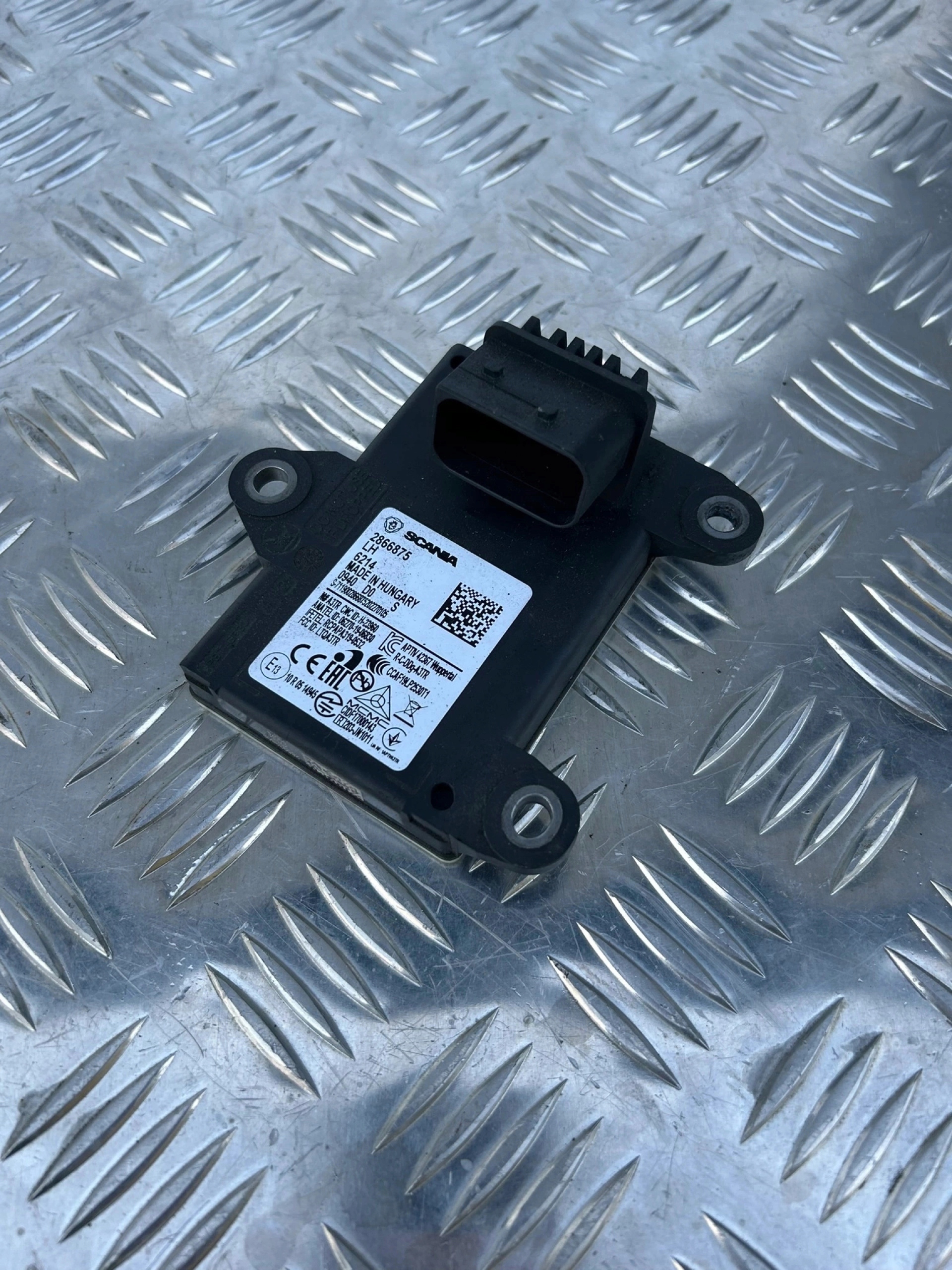 CZUJNIK SENSOR MARTWEGO POLA SCANIA NTG