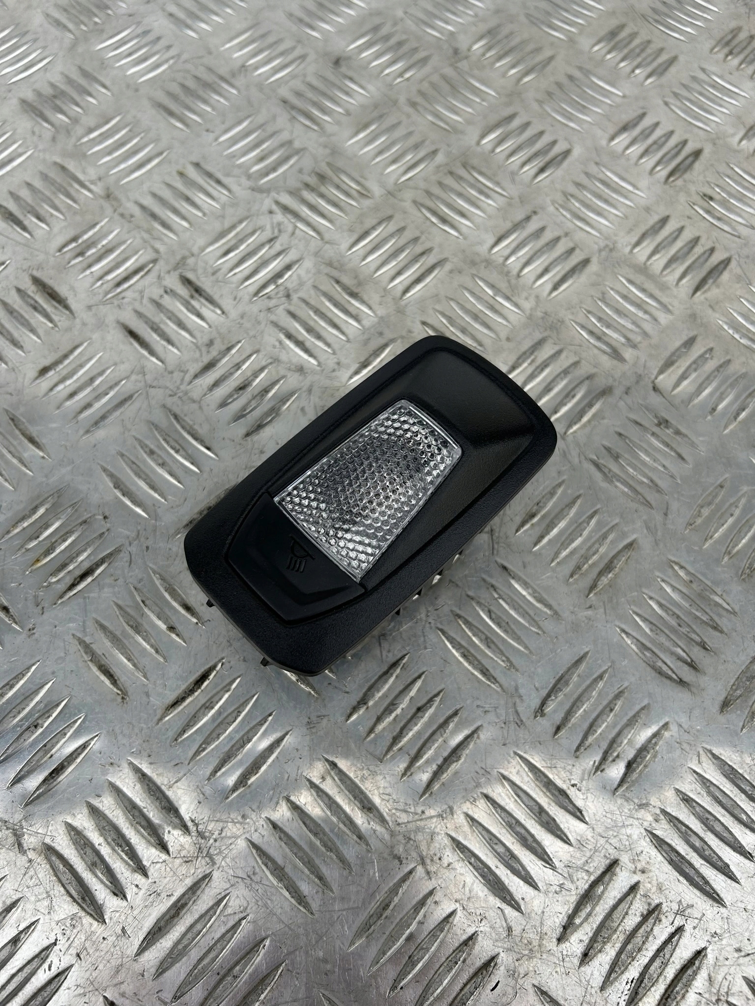 LAMPA LAMPKA OŚWIETLENIOWA SCANIA NTG NOWY MODEL