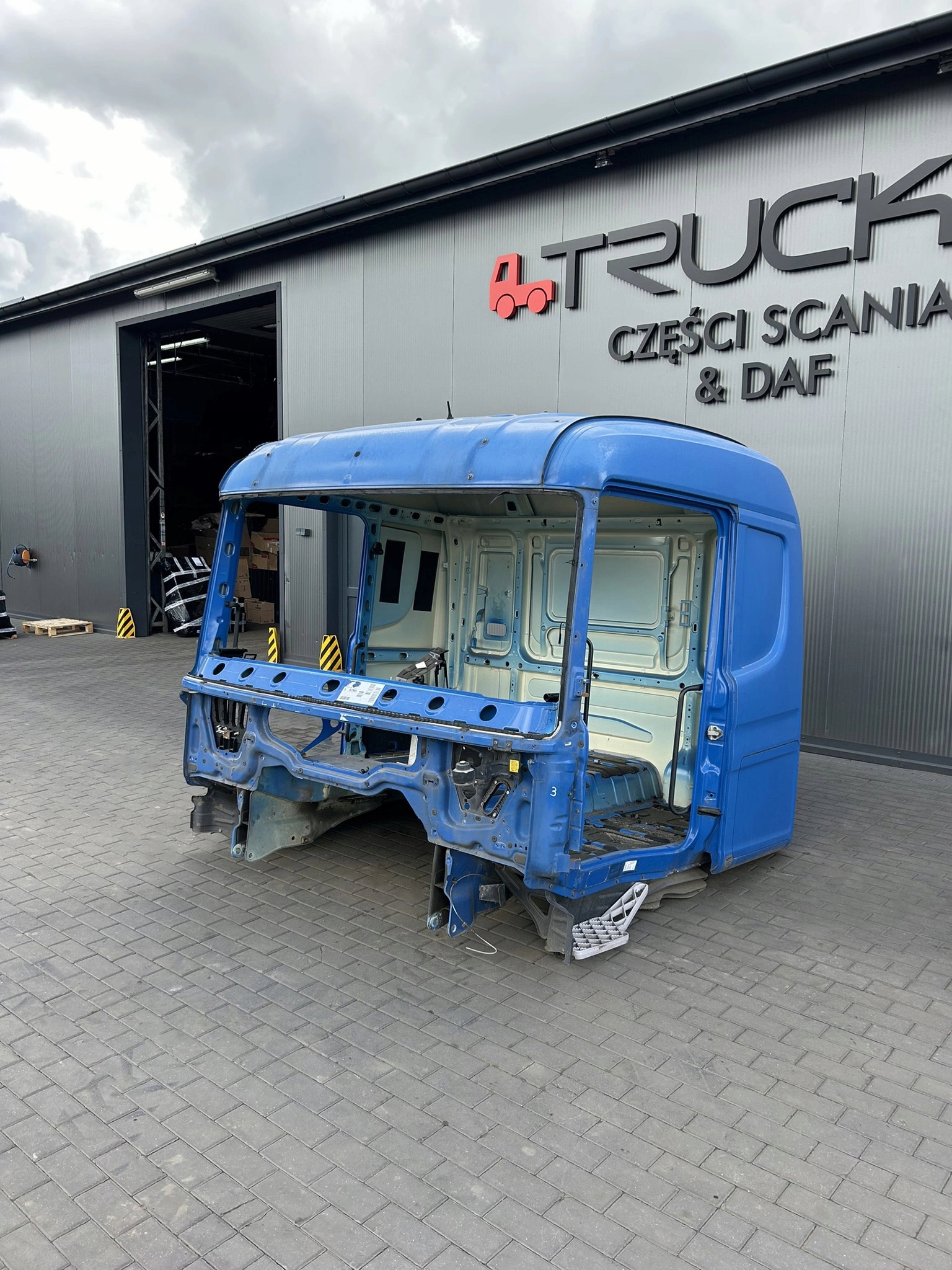 KABINA GOŁA SZKIELET SCANIA CR19 XPI 2013 ROK - obrazek 2