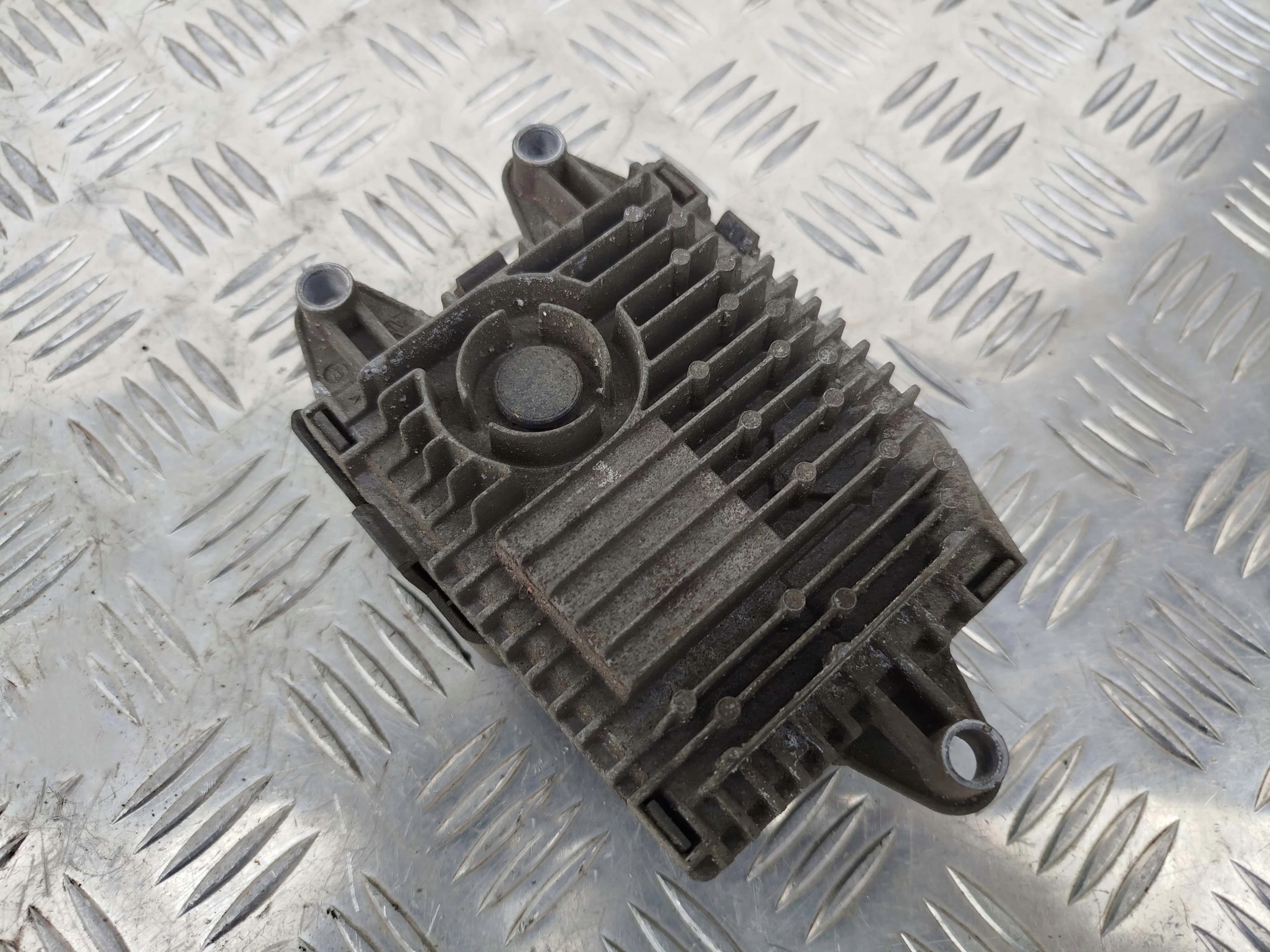 URZĄDZENIE WYRÓWNUJĄCE NAPIĘCIE SCANIA NTG - obrazek 3